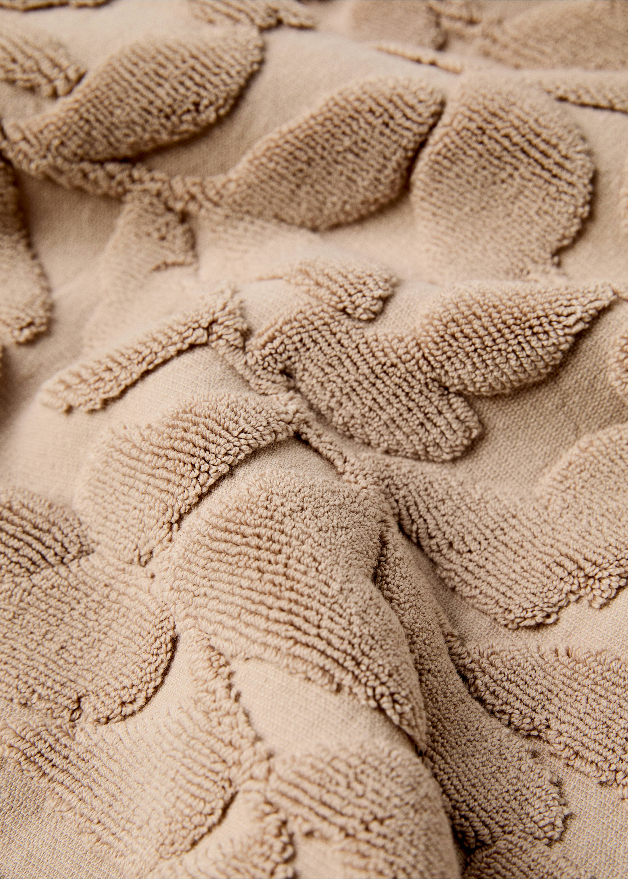 Jacquard flower bath towel 90x150cm - Details of the article 1, Brown. Ref: 77005681-00.