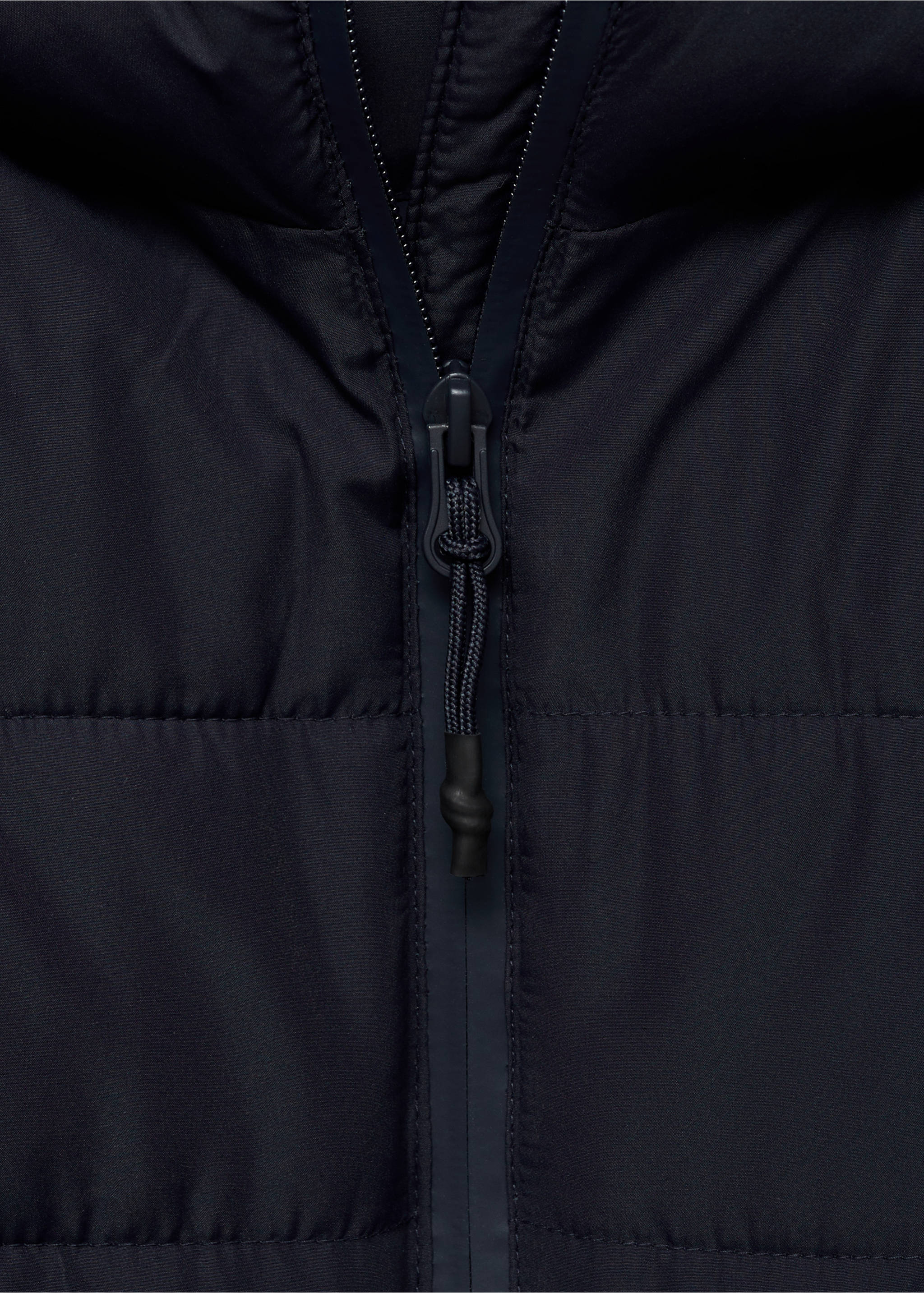 Gepolsterter Anorak mit Kapuze - Detail des Artikels 8, Dunkles Marineblau. Ref: 77005970-00.