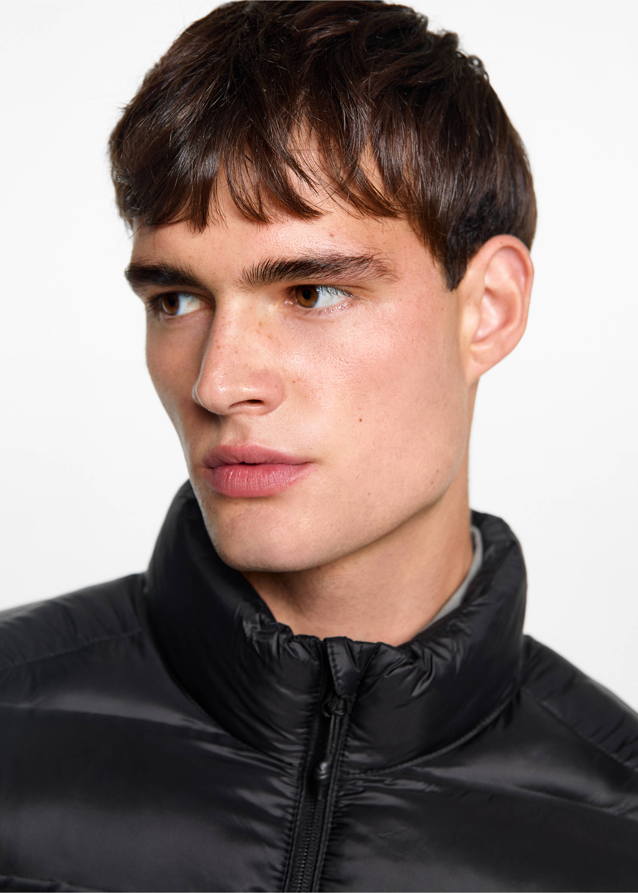 Steppanorak mit Zip - Detail des Artikels 1, Schwarz. Ref: 77005972-00.