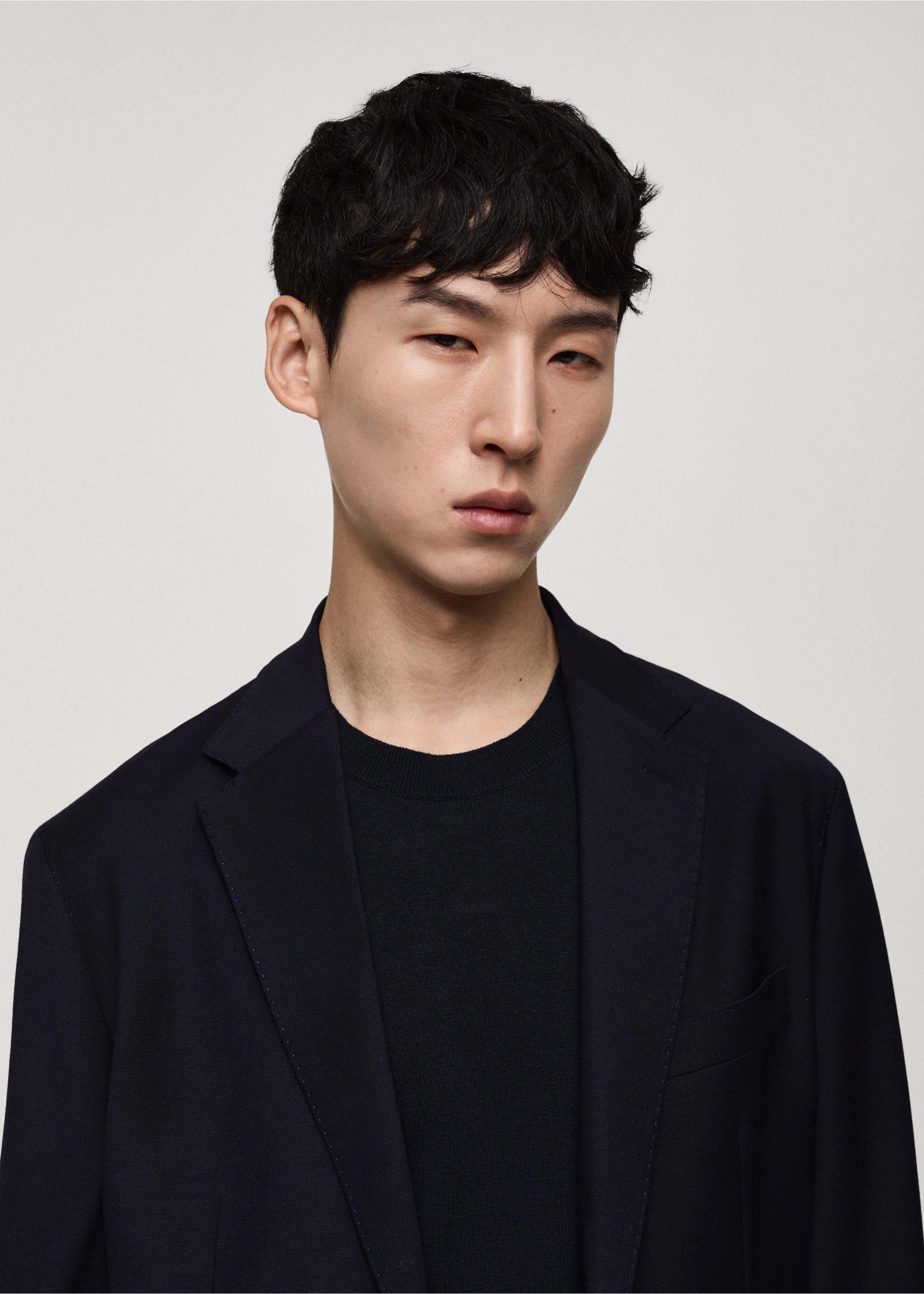 Blazer de lã slim fit com bolsos - Pormenor do artigo 2, Azul-marinho escuro. Ref: 77005975-00.