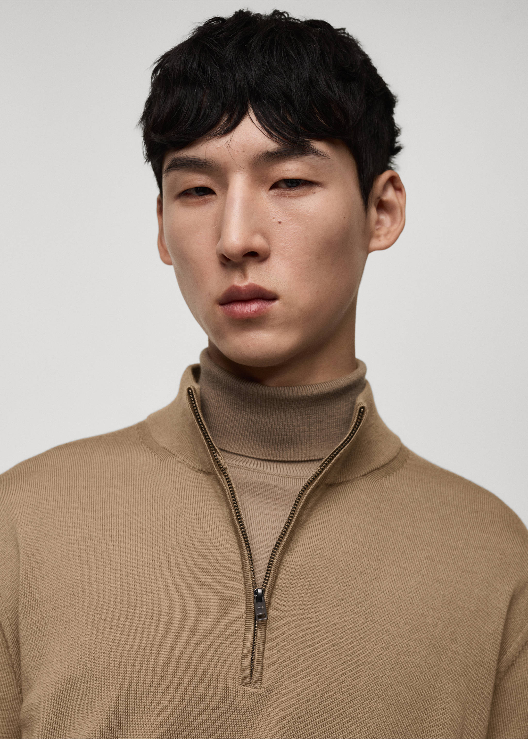 100% merino wool sweater with zip-neck - Details of the article 1, Sand. Ref: 77005979-00.