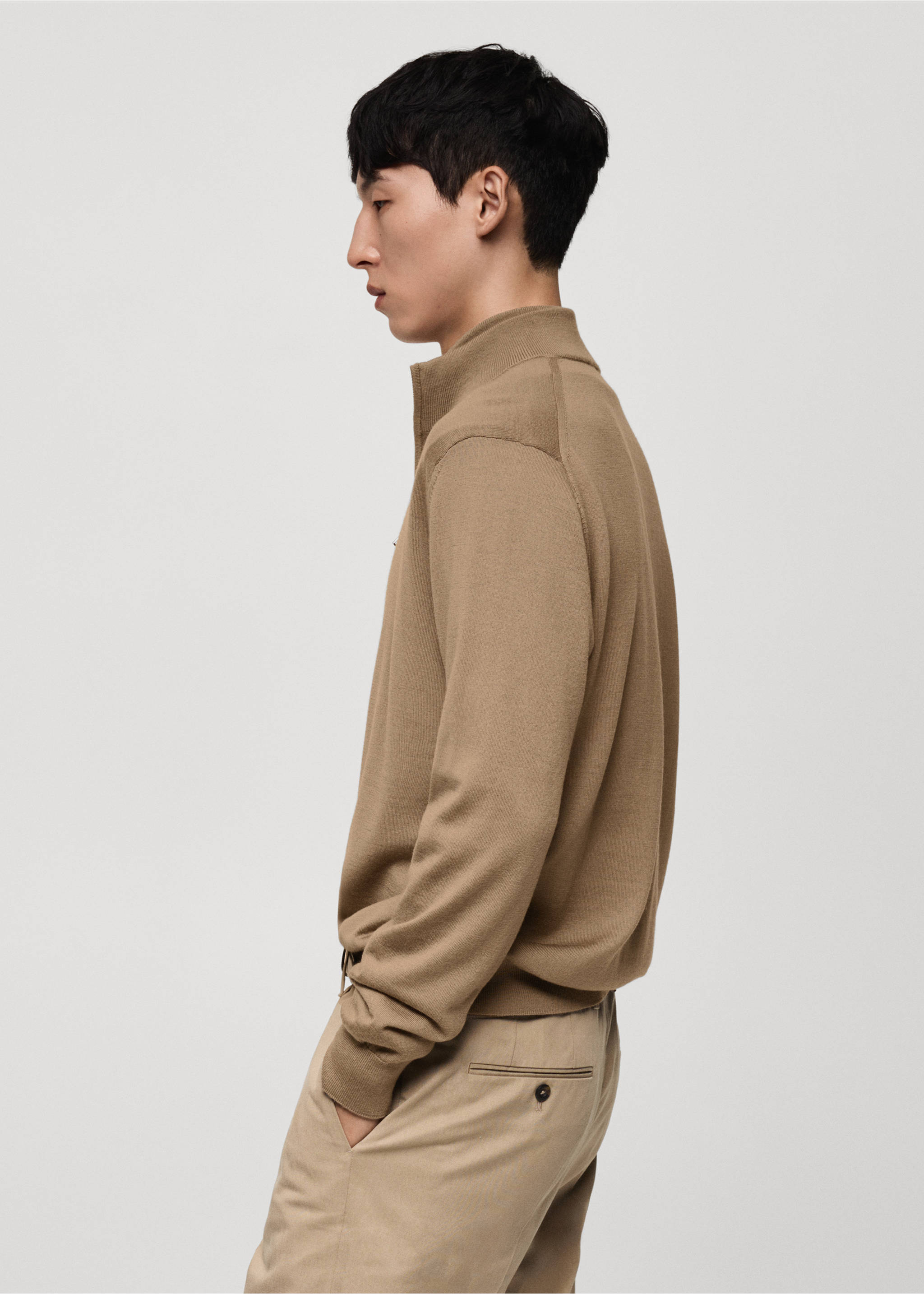 100% merino wool sweater with zip-neck - Details of the article 2, Sand. Ref: 77005979-00.