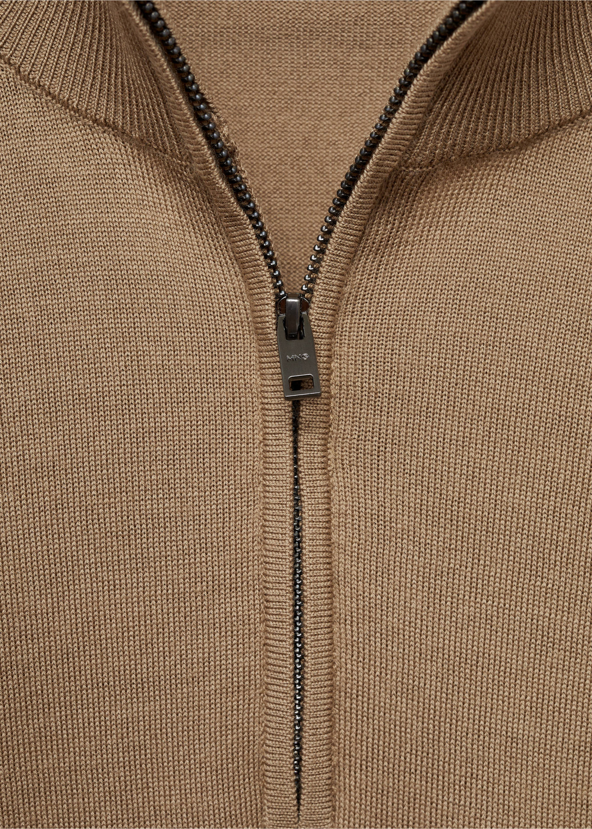 100% merino wool sweater with zip-neck - Details of the article 8, Sand. Ref: 77005979-00.