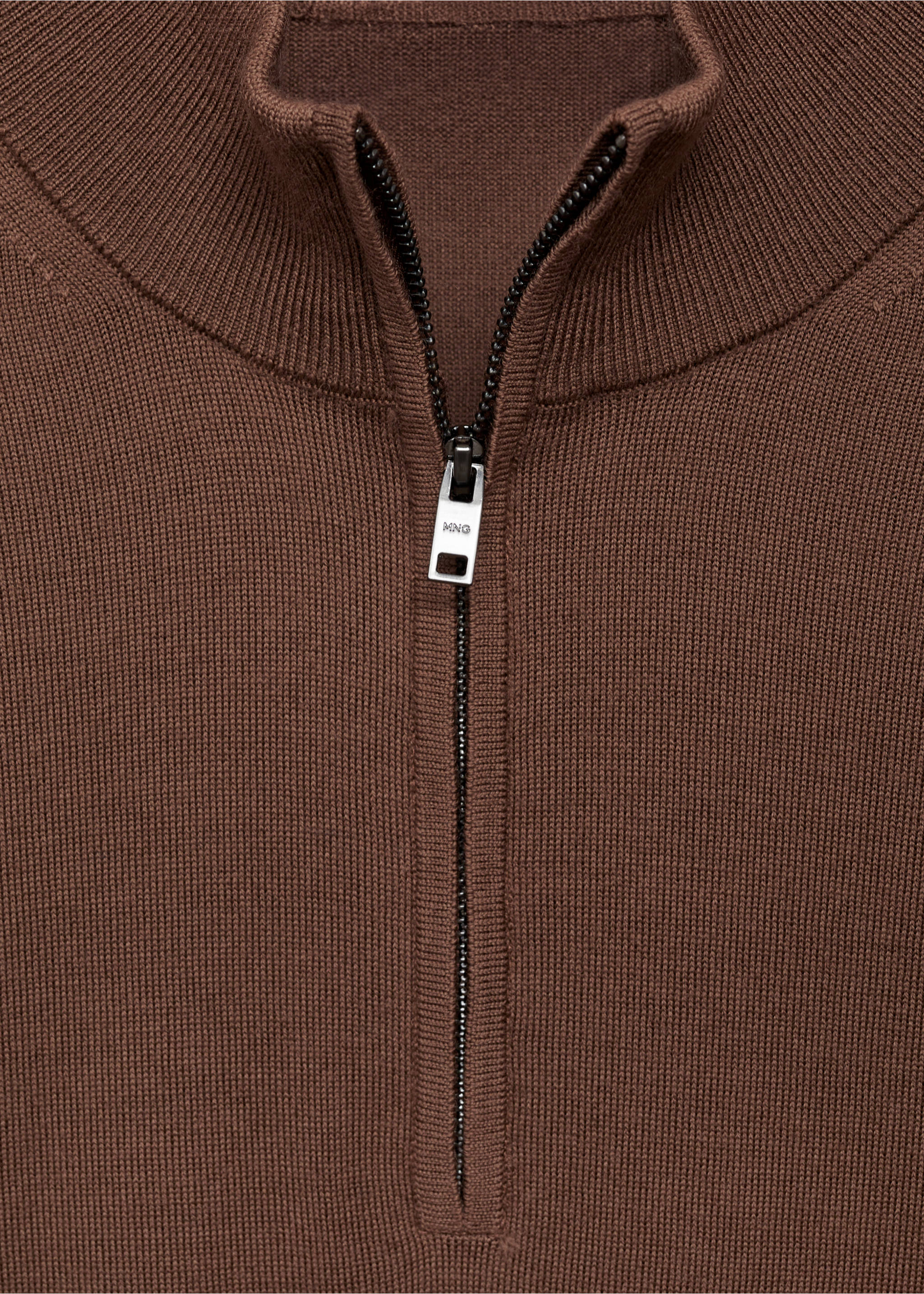 100% merino wool sweater with zip-neck - Details of the article 8, Medium Brown. Ref: 77005979-00.