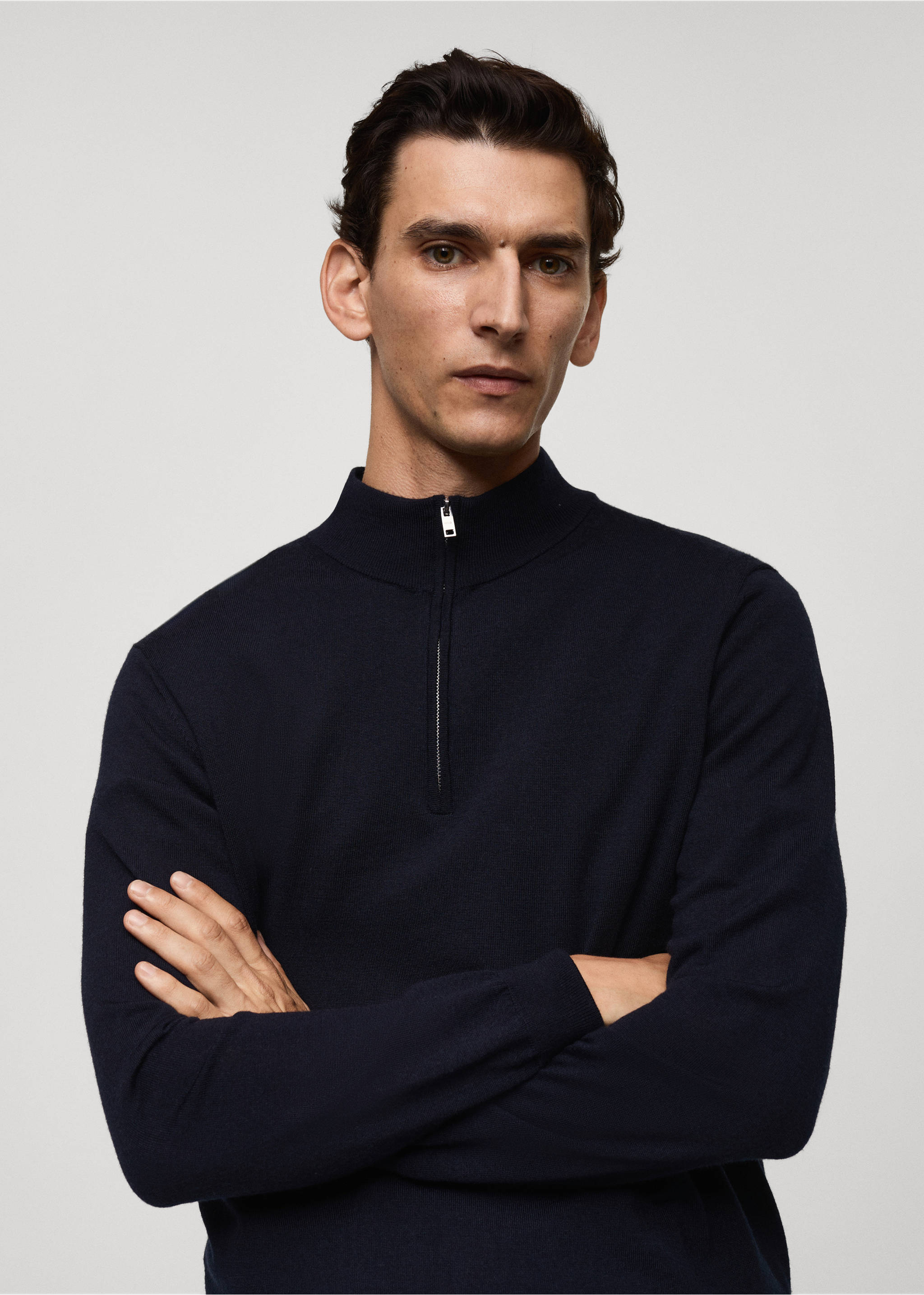Pullover aus 100 % Merinowolle mit Zip-Kragen - Detail des Artikels 1, Dunkles Marineblau. Ref: 77005979-00.