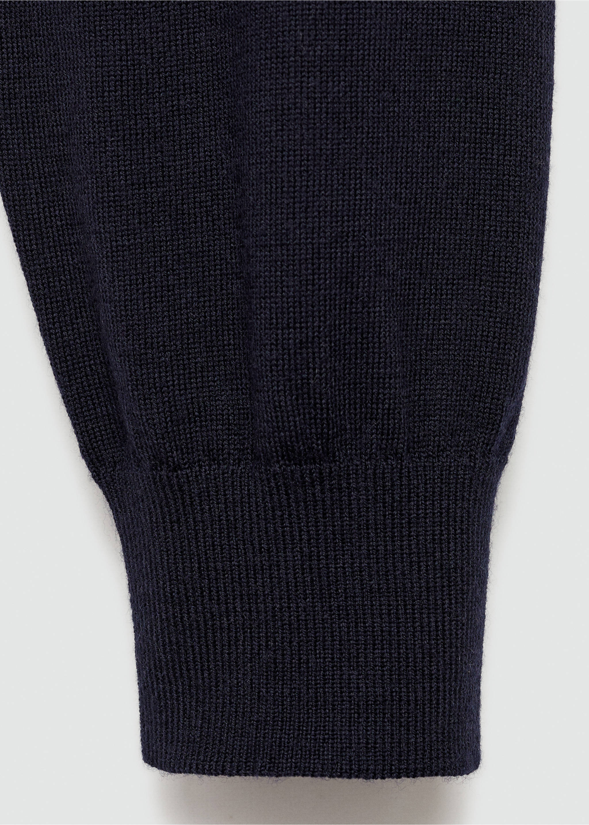 Pullover aus 100 % Merinowolle mit Zip-Kragen - Detail des Artikels 0, Dunkles Marineblau. Ref: 77005979-00.