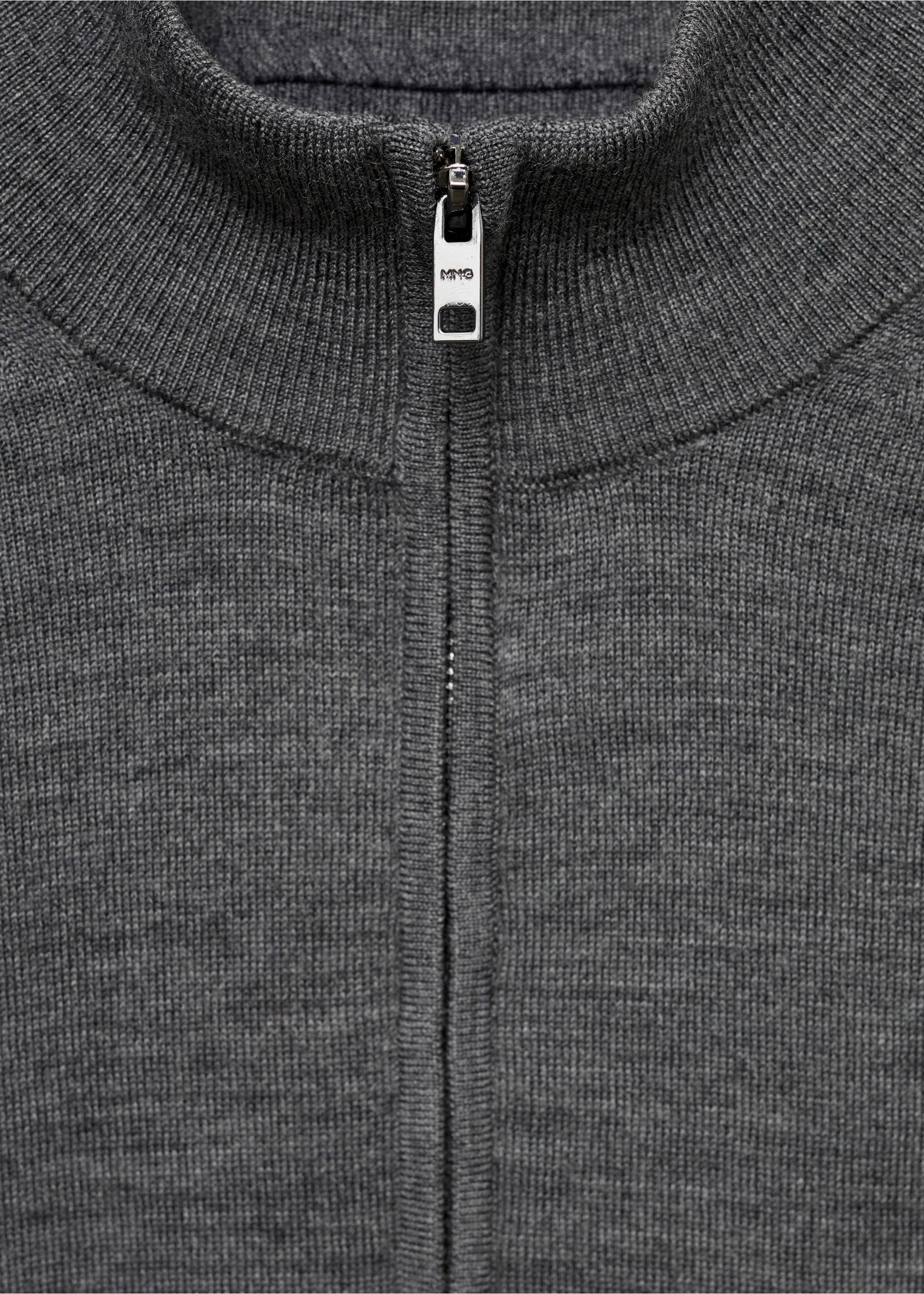 Pull-over 100 % laine mérinos col zippé - Détail de l'article 8, Gris chiné foncé. Ref: 77005979-00.