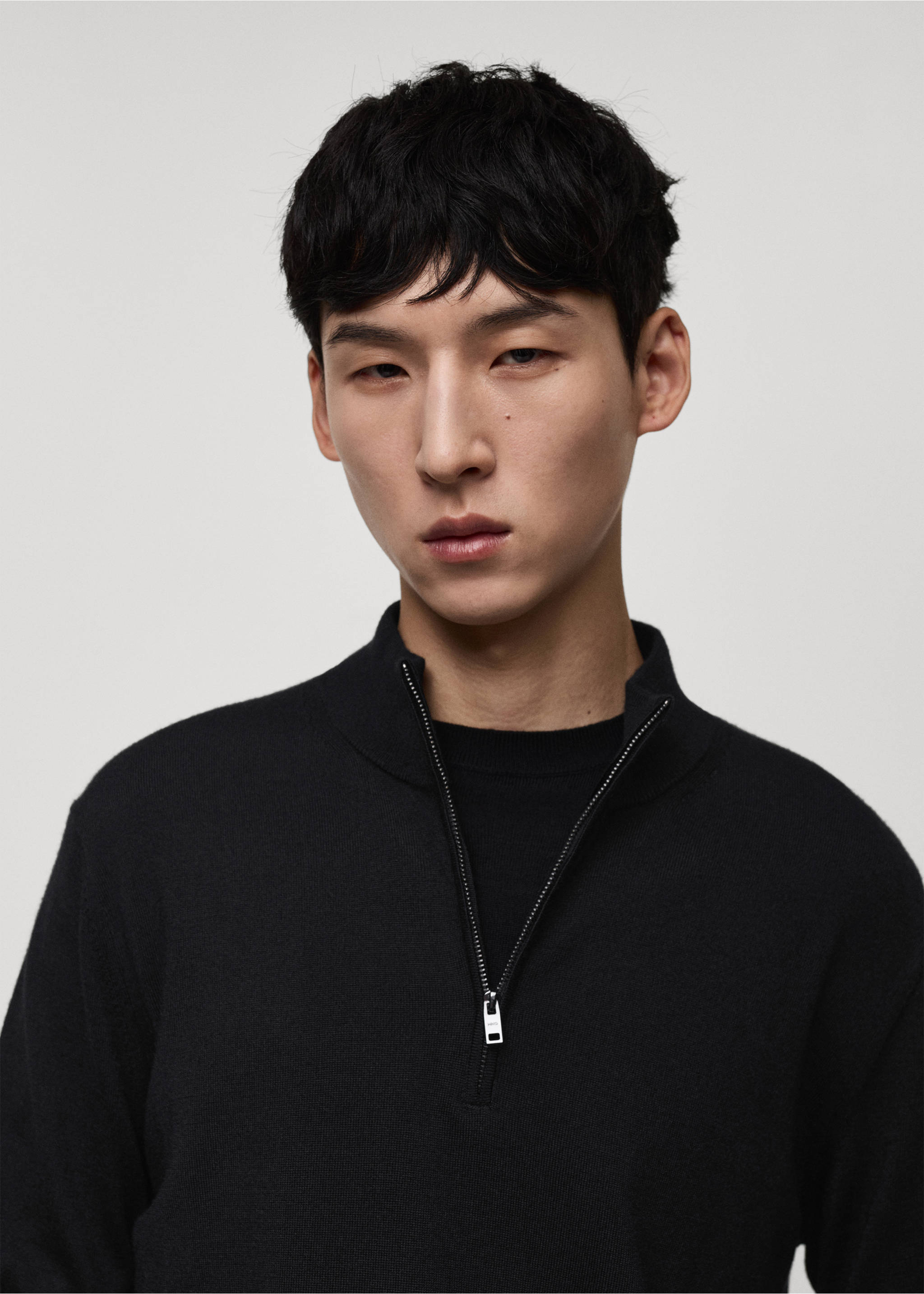 100% merino wool sweater with zip-neck - Details of the article 1, Black. Ref: 77005979-00.