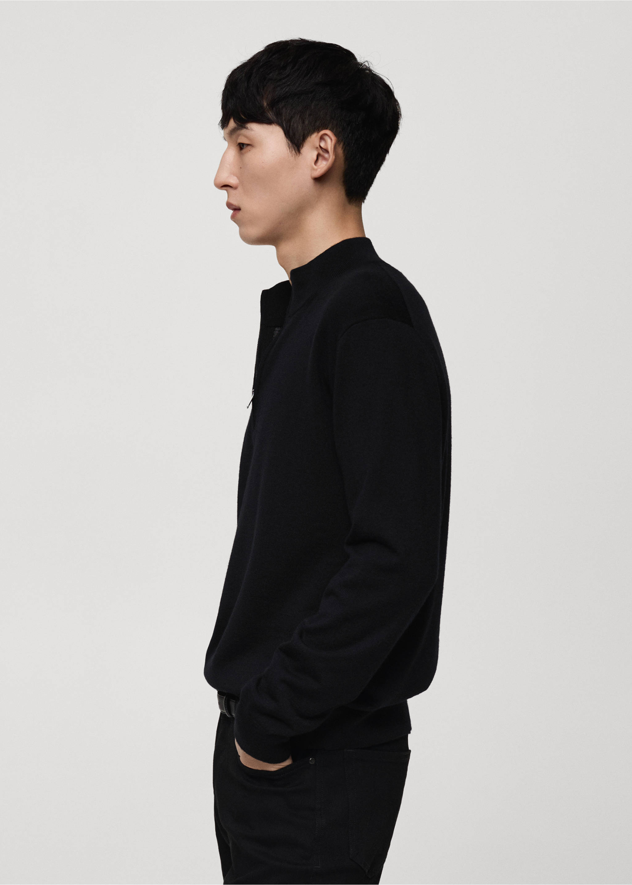100% merino wool sweater with zip-neck - Details of the article 2, Black. Ref: 77005979-00.