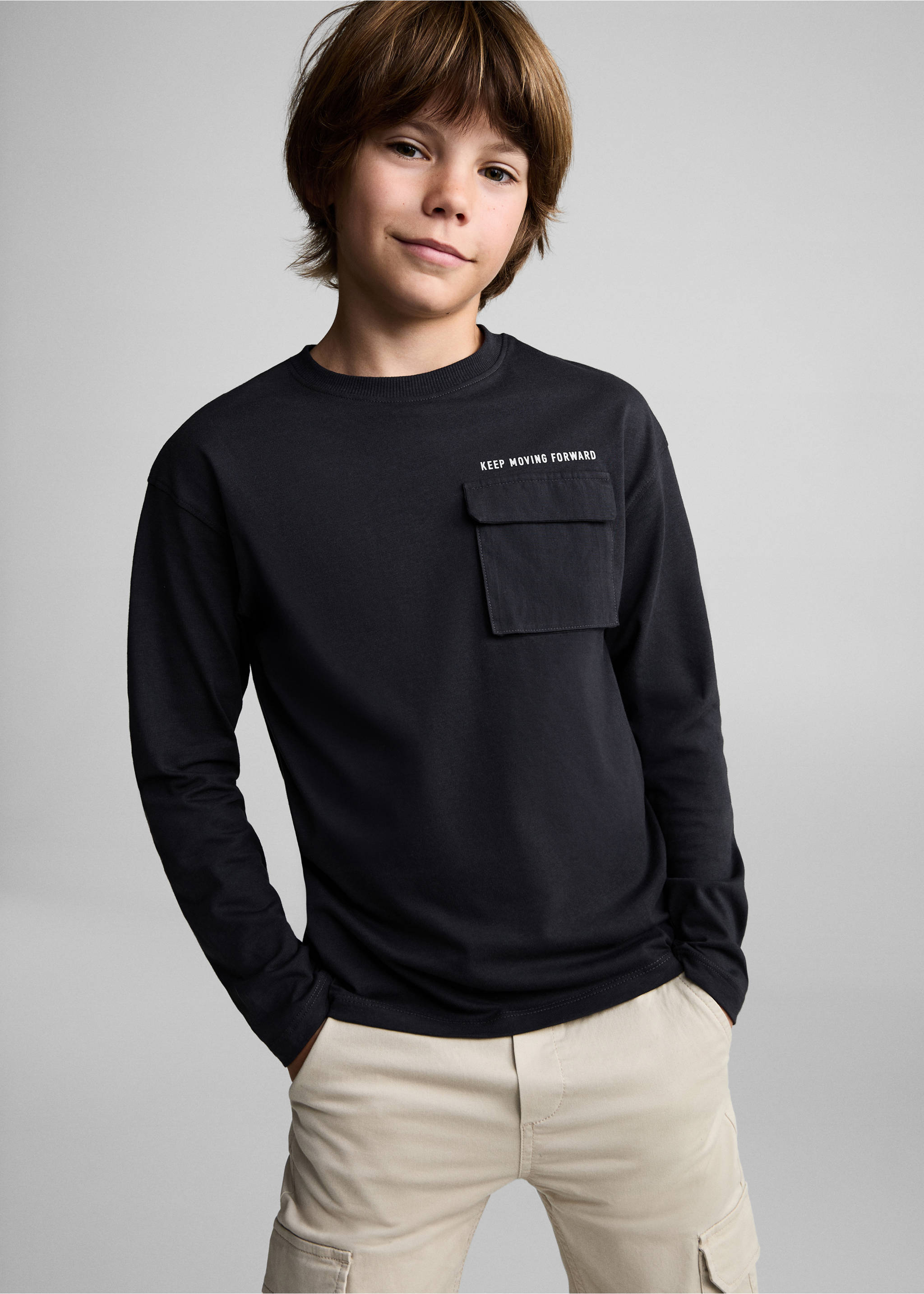 Long-sleeved t-shirt with pockets - Medium plane, Black. Ref: 77006725-00.