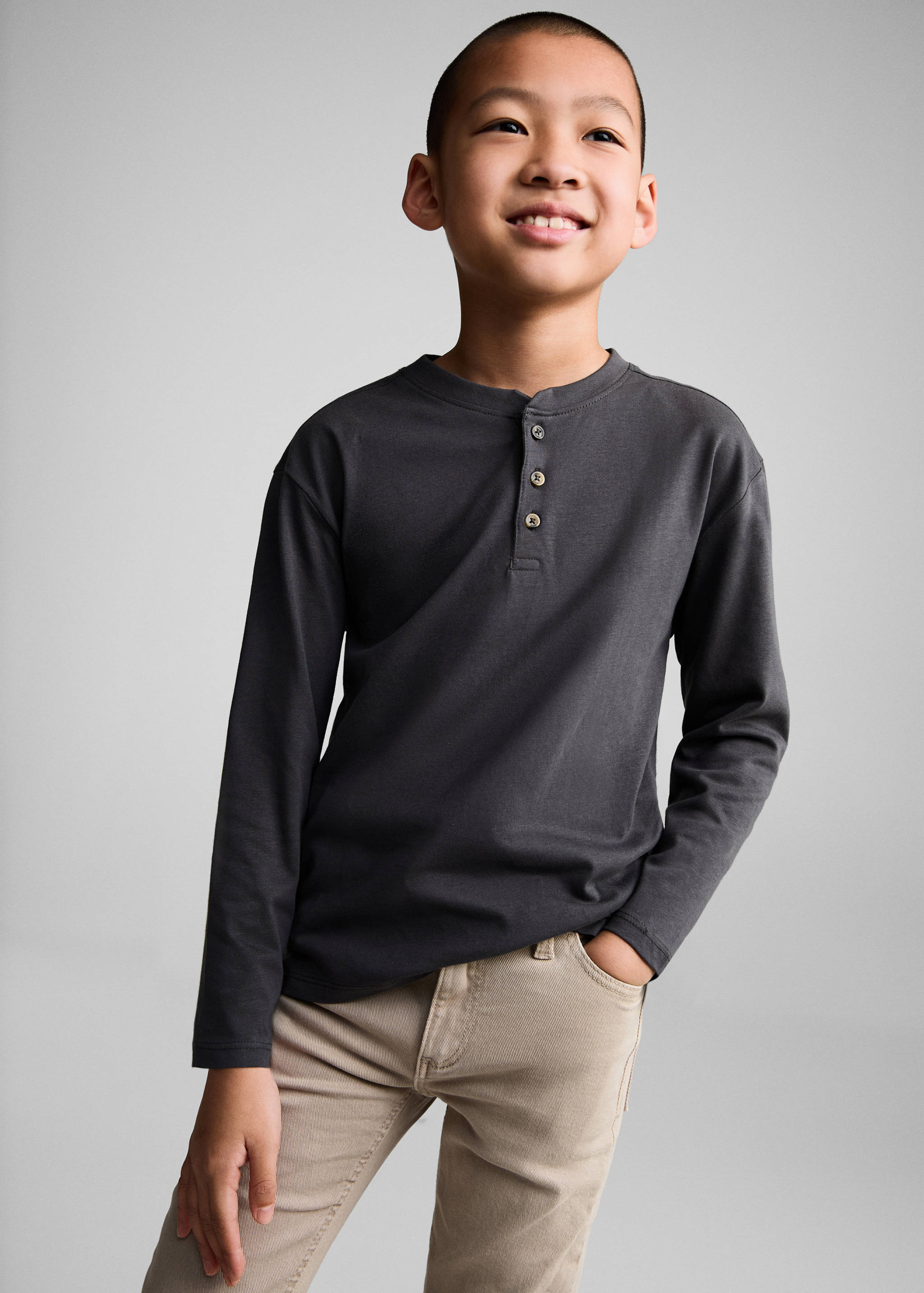 Baumwollshirt mit Knöpfen - Mittlere Ansicht