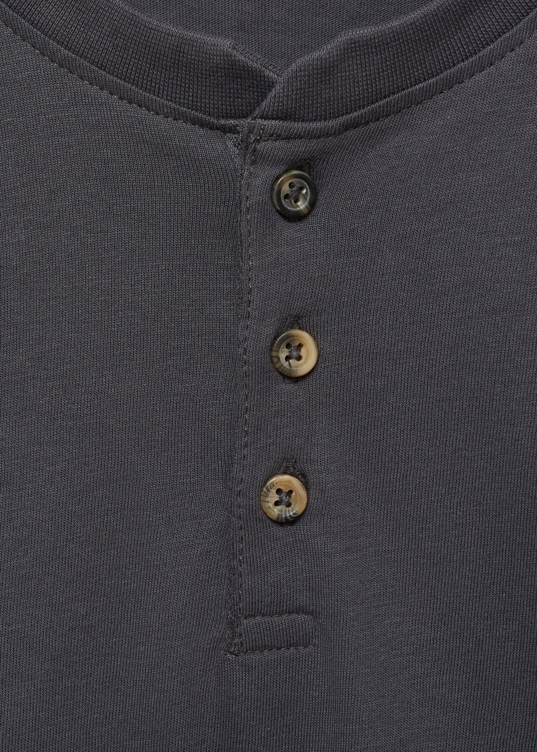 Baumwollshirt mit Knöpfen - Detail des Artikels 8