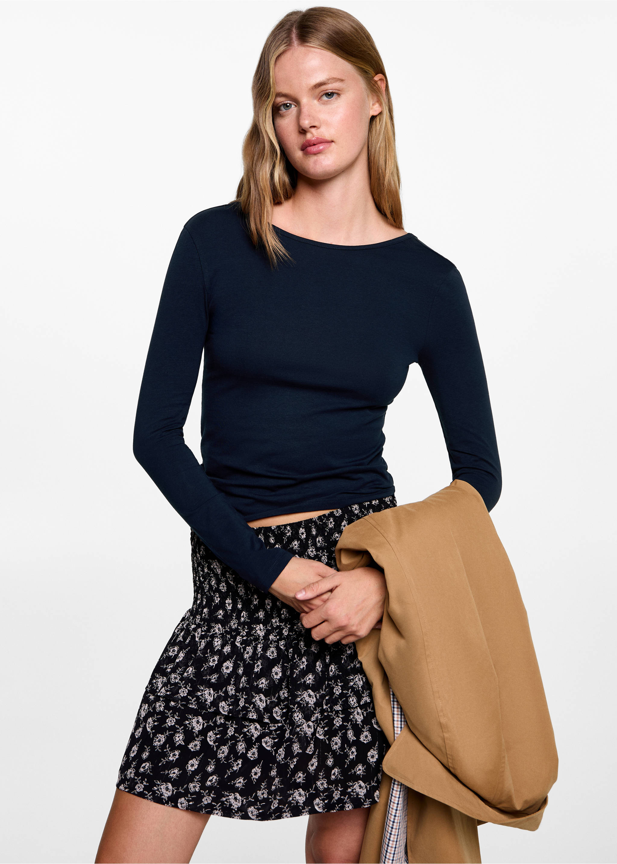 T-shirt manches longues ouverture au dos - Plan moyen, Bleu marine foncé. Ref: 77006750-00.