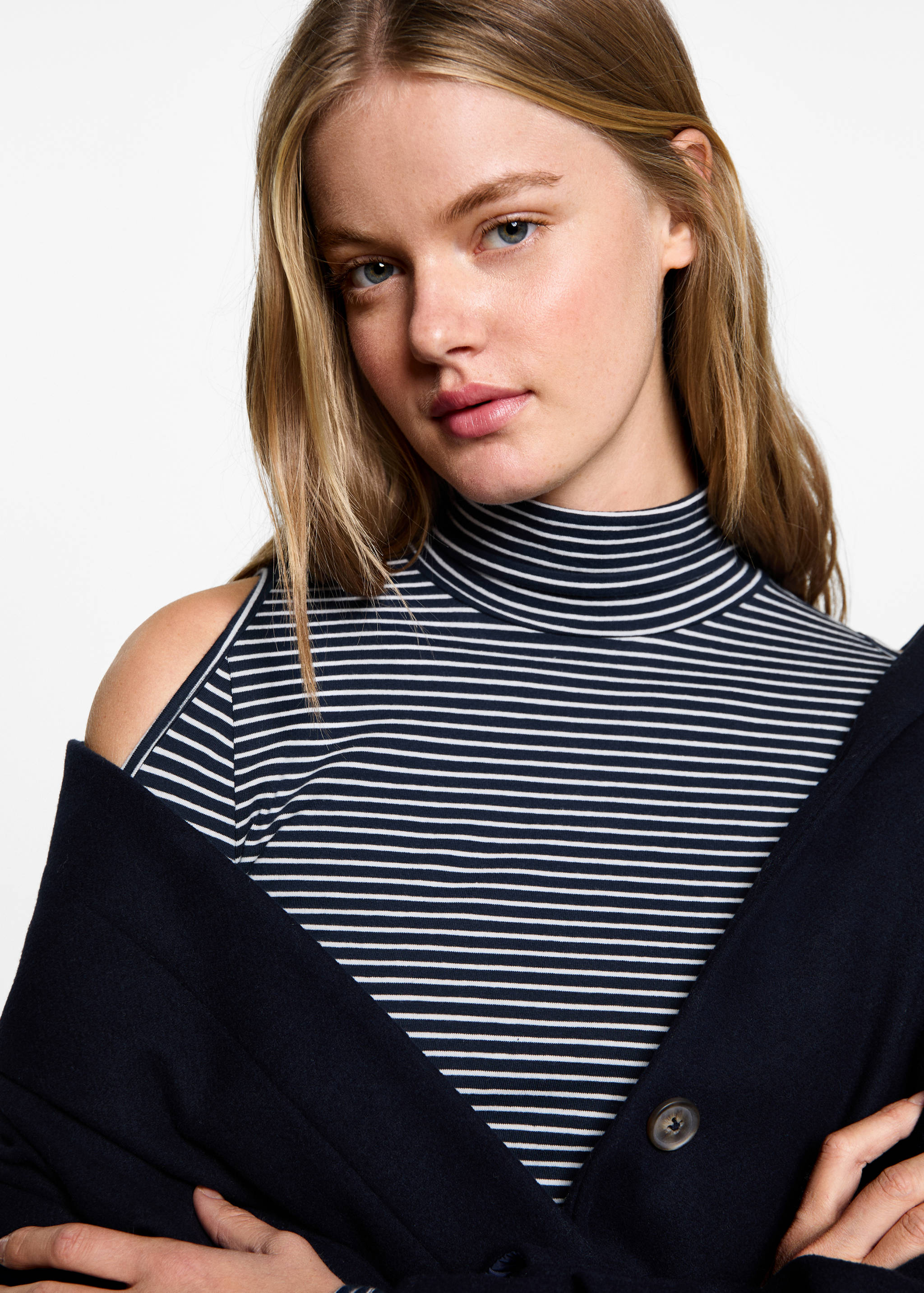 Koszulka z golfem i wyciętymi ramionami - Szczegóły artykułu 2