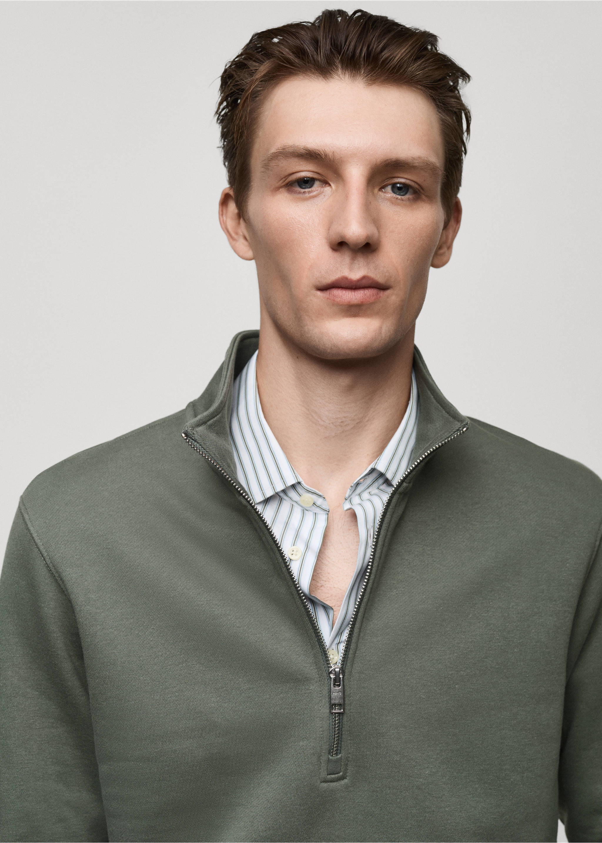 Cotton sweatshirt with zip neck - Details of the article 1, Green. Ref: 77007119-00.