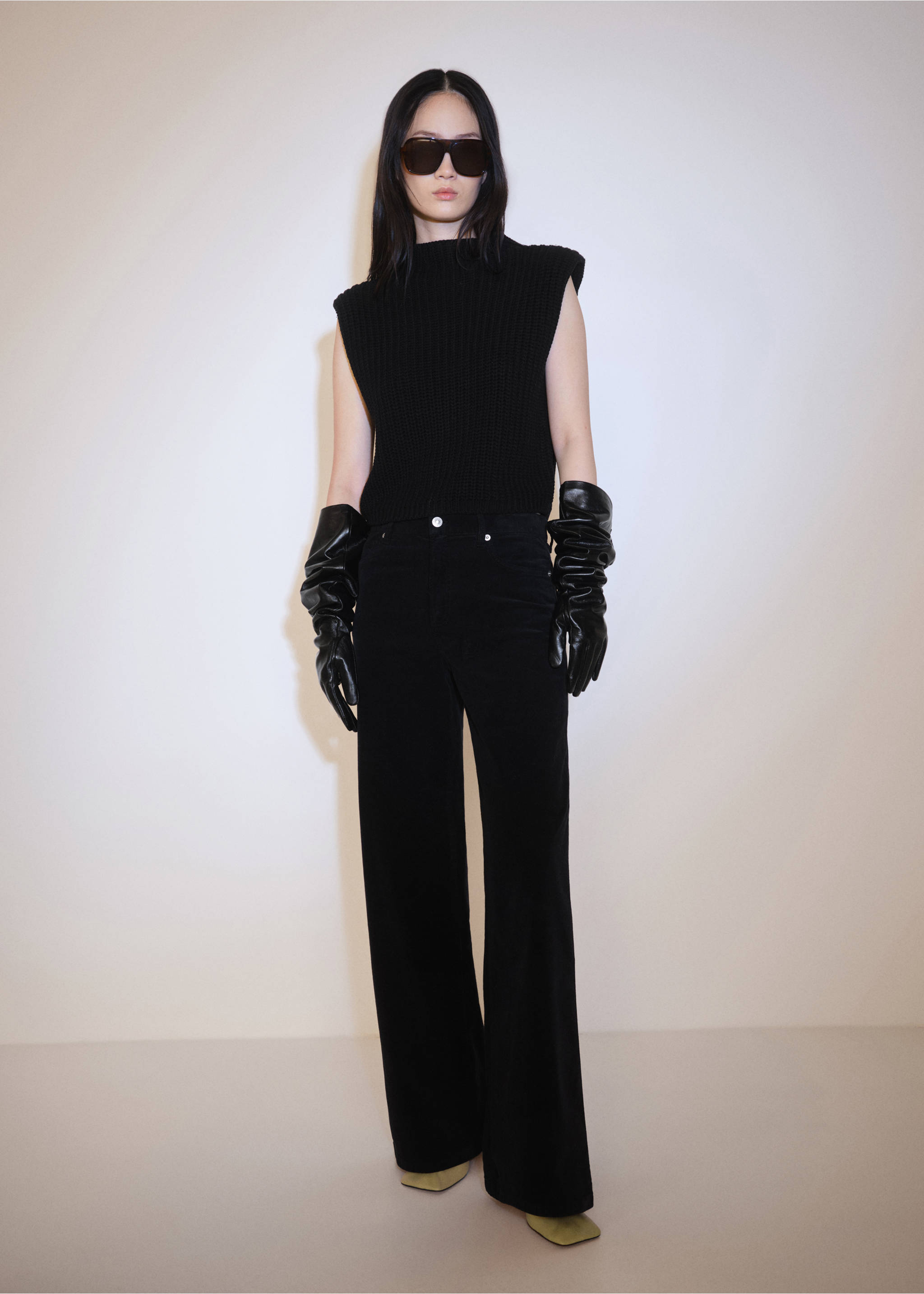 Jeans de bombazina wideleg - Plano geral, Cinzento-carvão. Ref: 77007124-00.