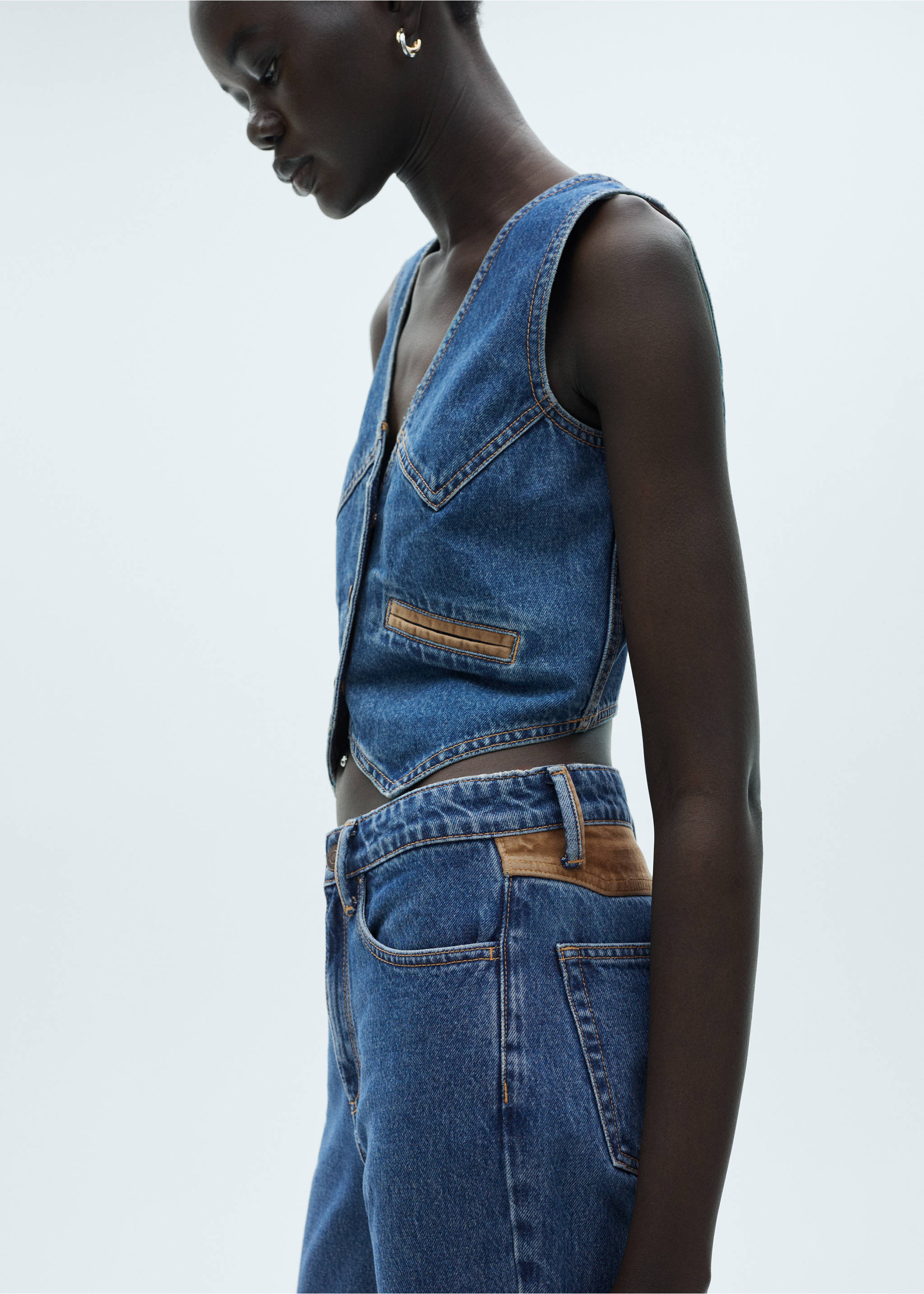 Straight-fit jeans with contrasting details - Details of the article 1, Dark Blue. Ref: 77007130-00.