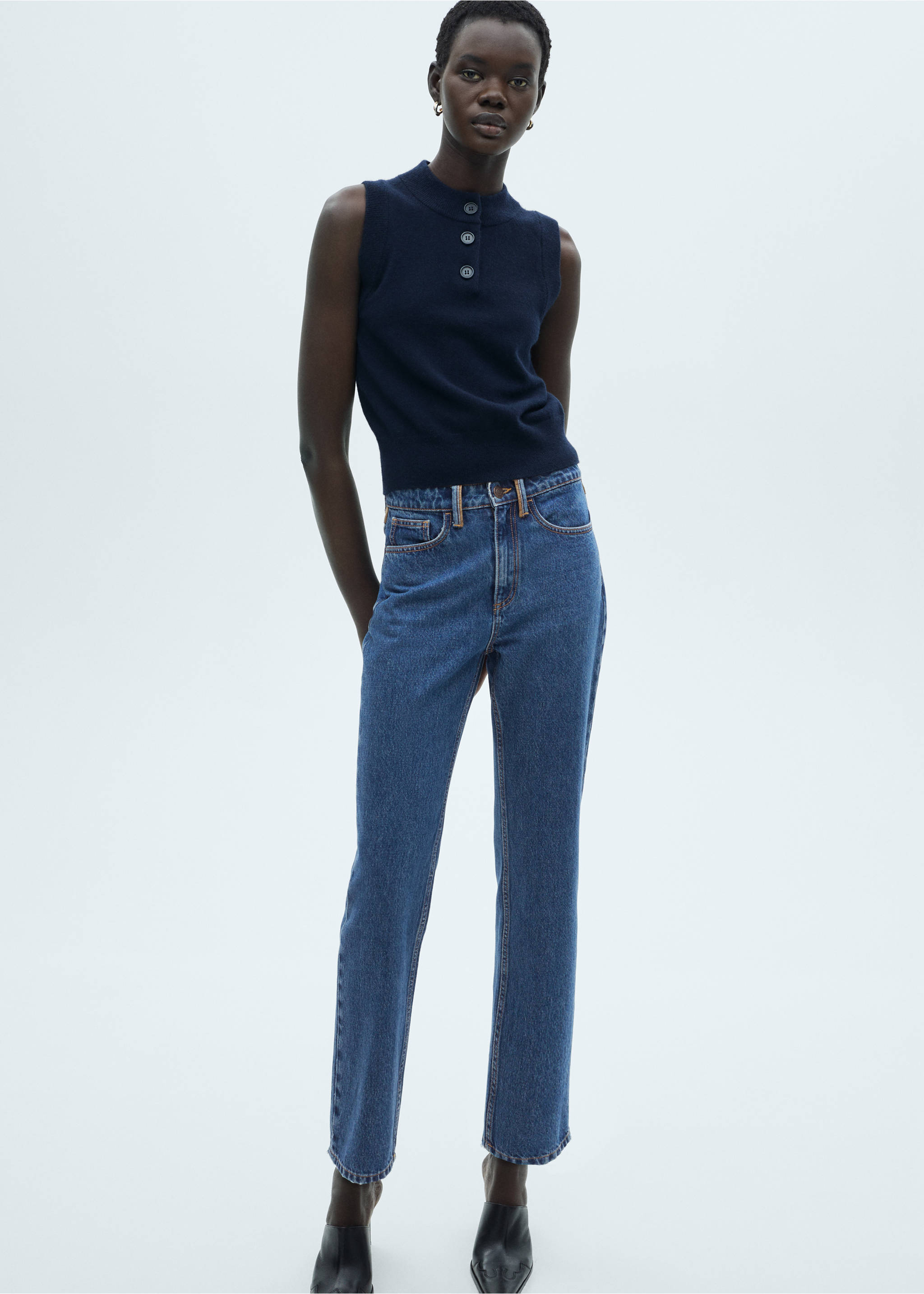 Straight-fit jeans with contrasting details - Details of the article 2, Dark Blue. Ref: 77007130-00.