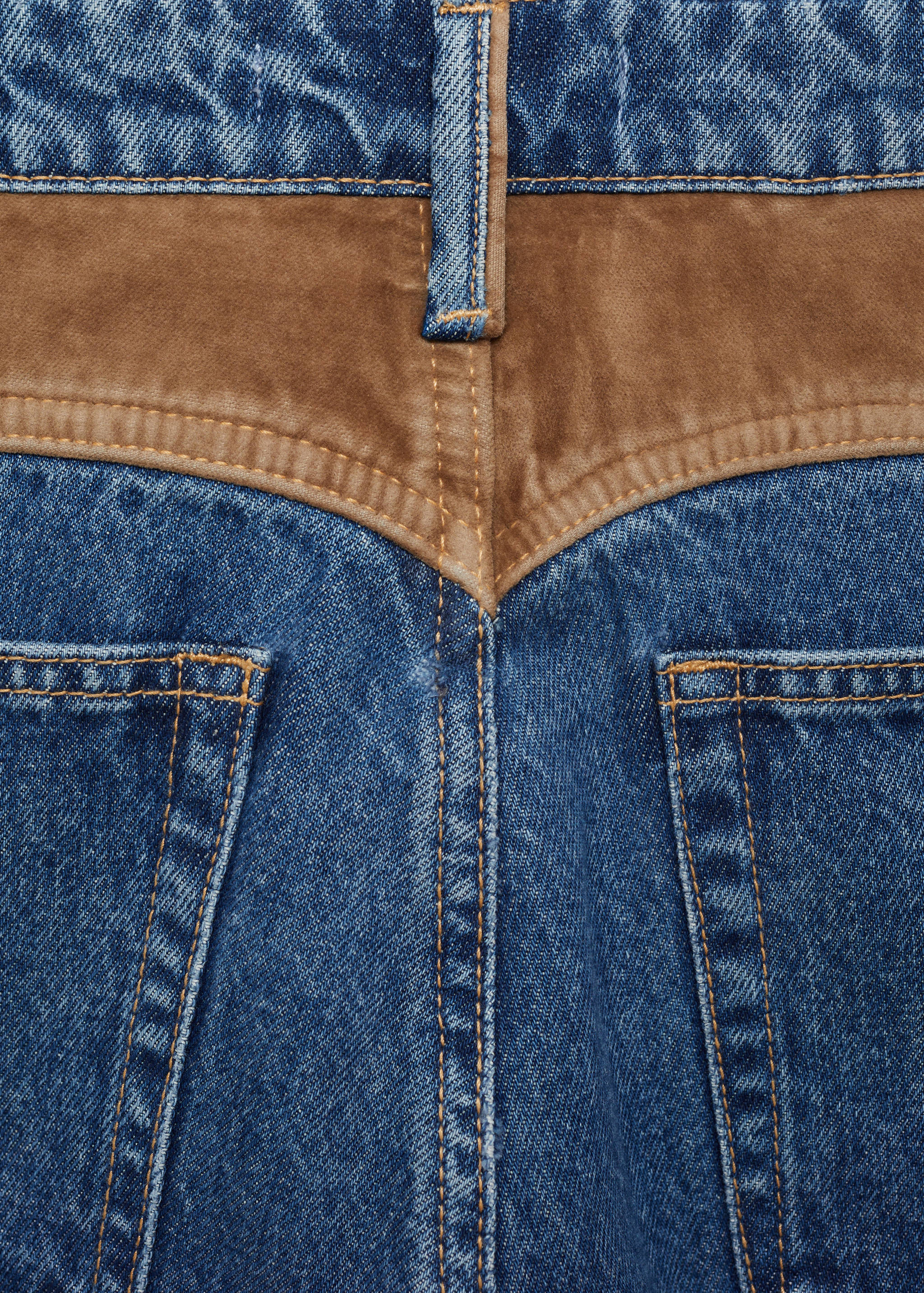 Straight-fit jeans with contrasting details - Details of the article 0