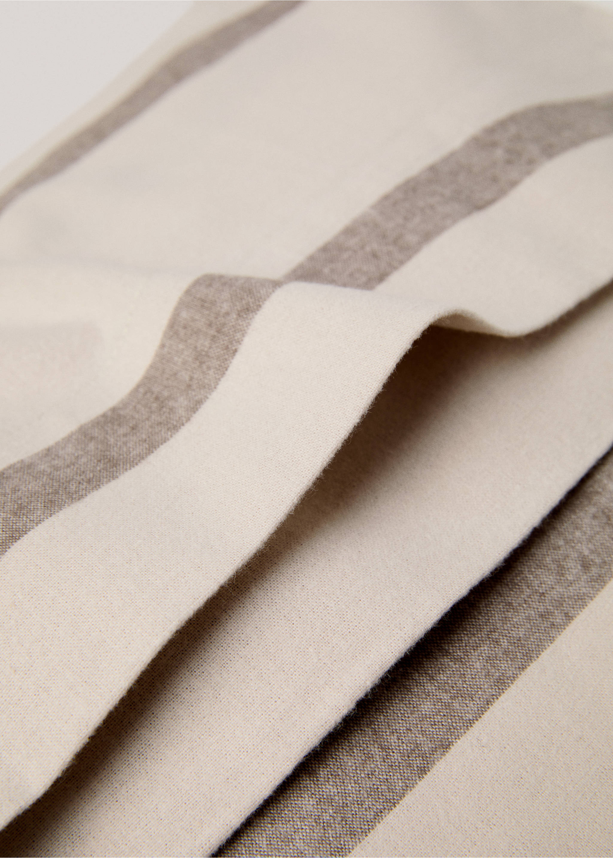 100% cotton flannel striped pillowcase 45x110cm - Details of the article 2, Beige. Ref: 77007668-00.