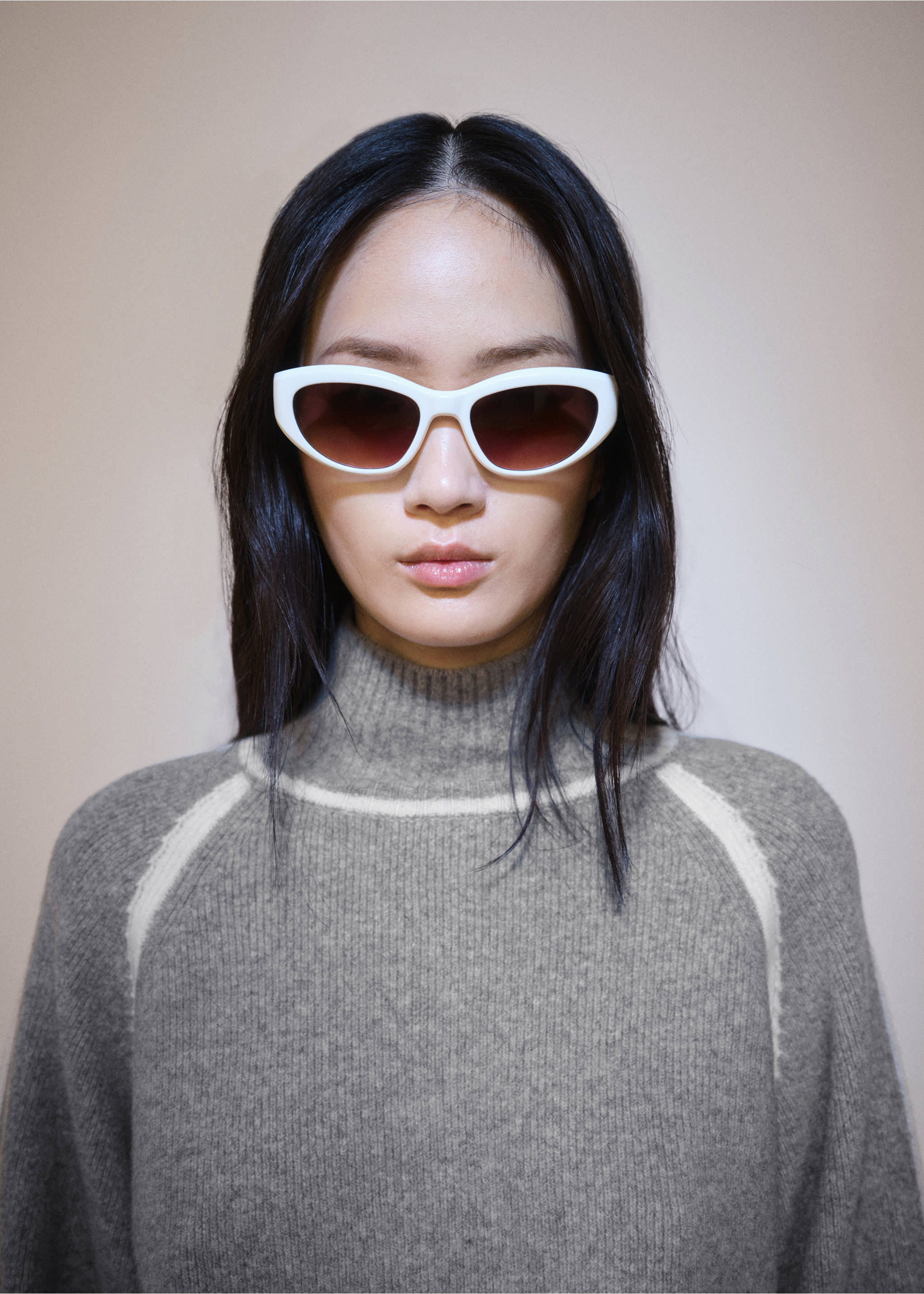 Turtleneck sweater with contrasting details - Details of the article 1, Medium Heather Grey. Ref: 77007682-00.