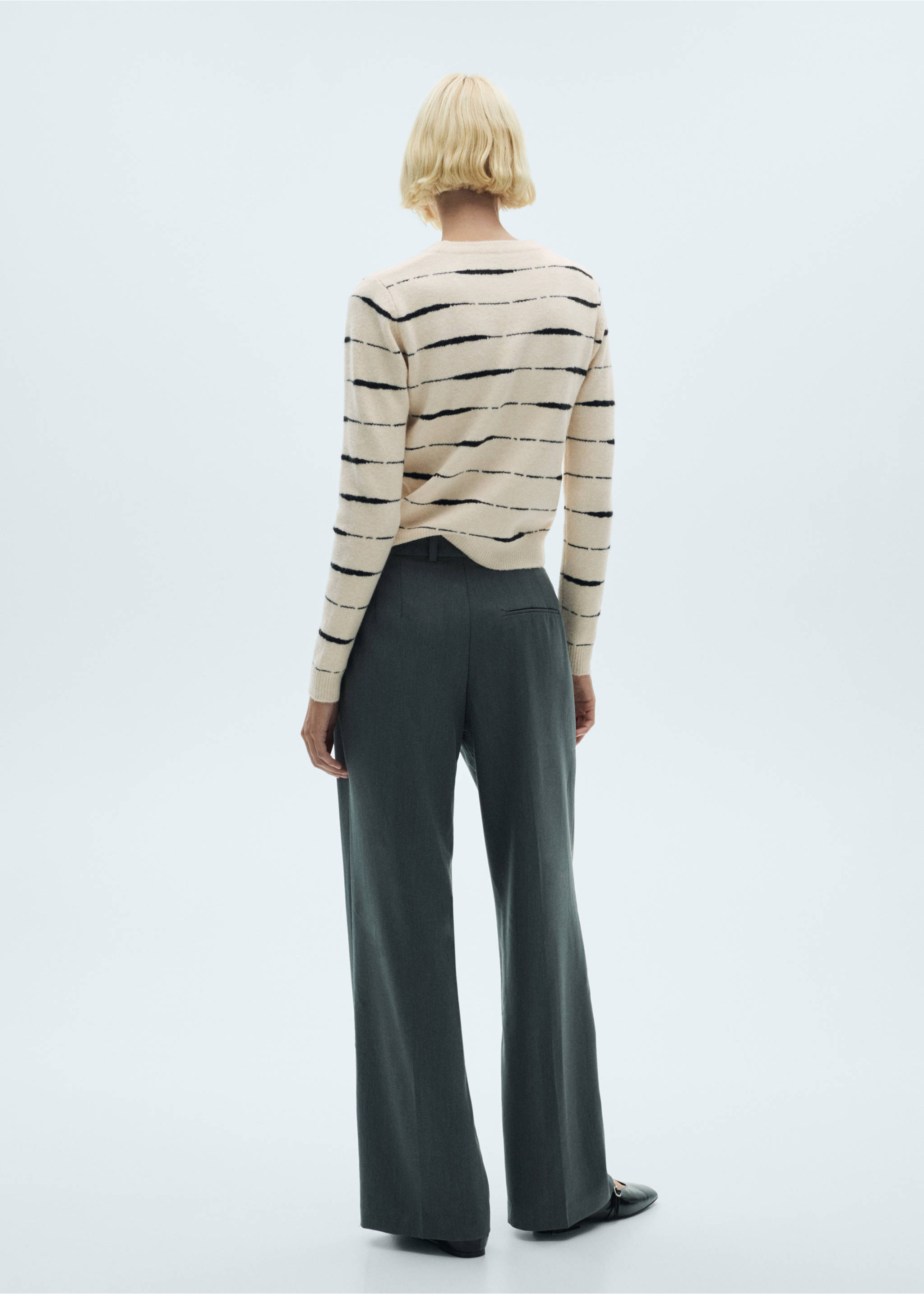 Runda-nacke randig tröja - Artikelns baksida, Sand. Ref: 77007683-00.