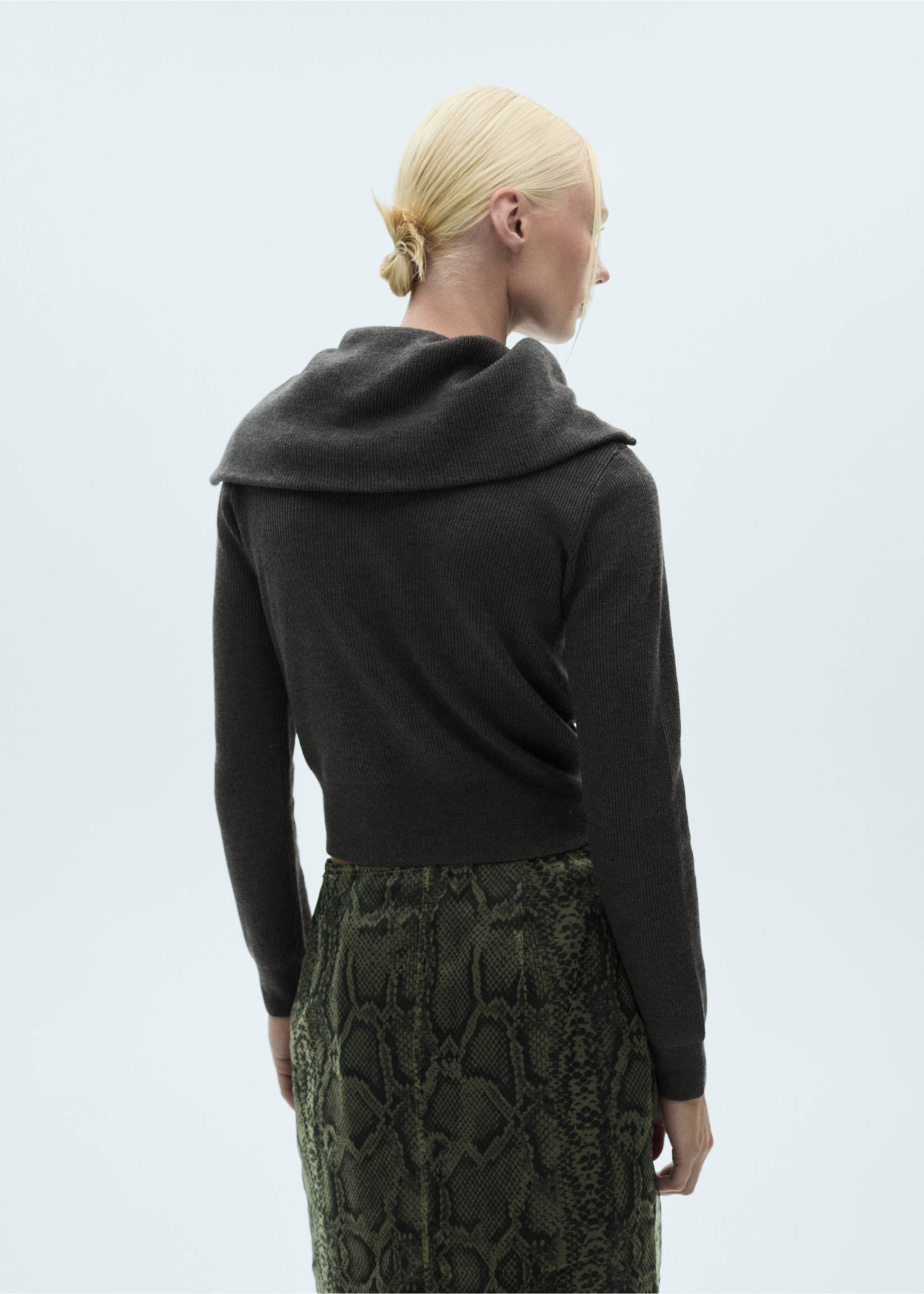 High neck sweater with zip - Reverse of the article, Charcoal. Ref: 77007687-00.