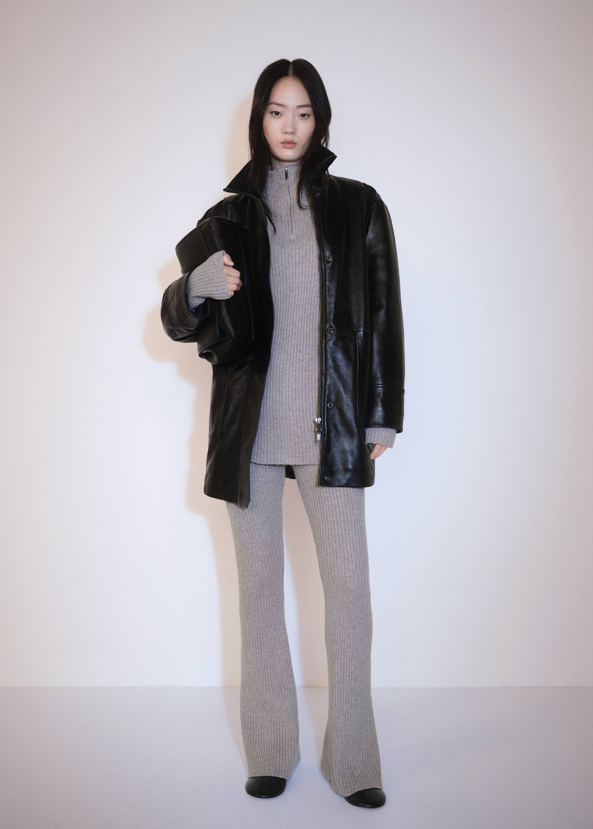 Ribbed sweater with zip - General plane