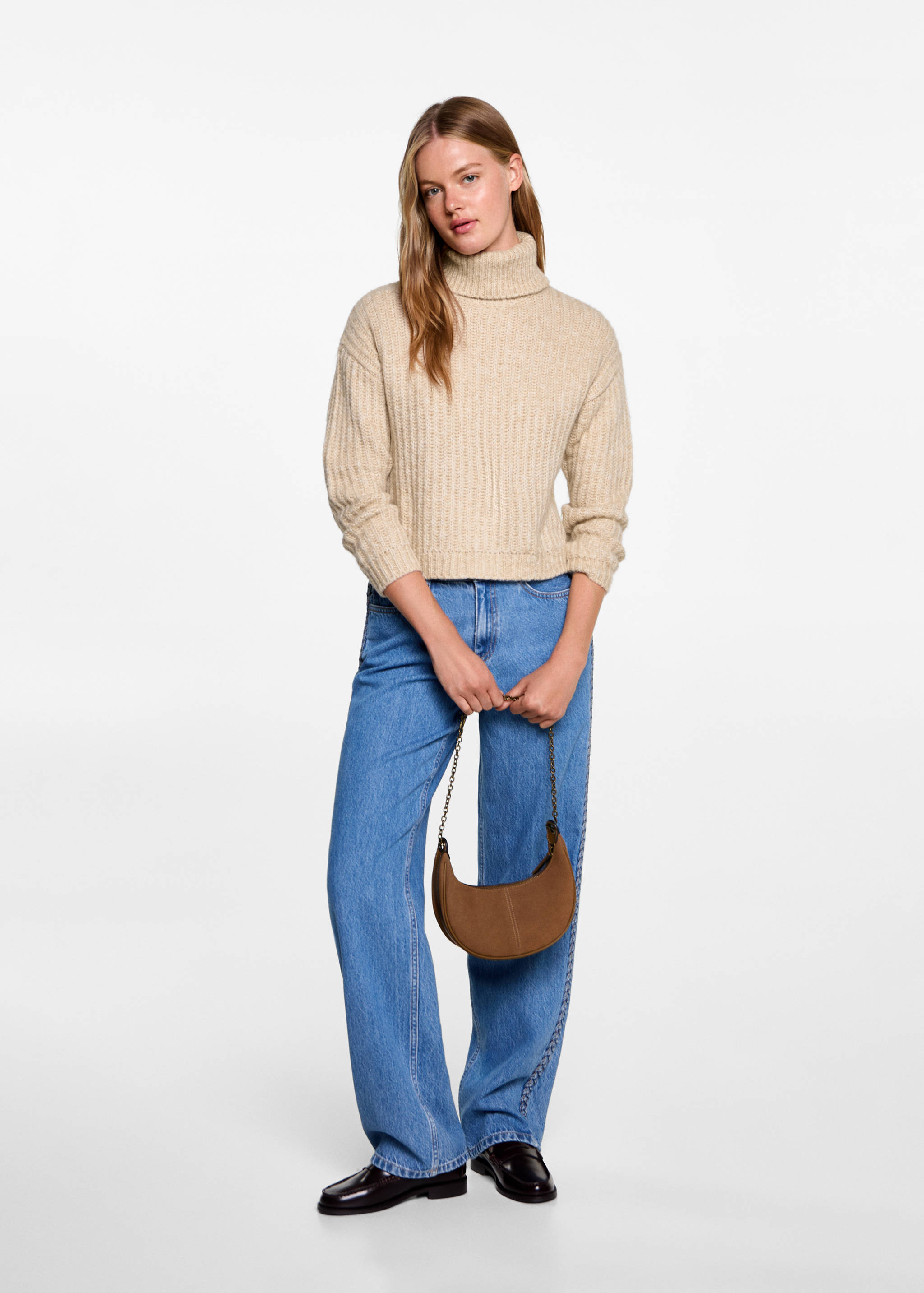 Turtleneck knit sweater - General plane