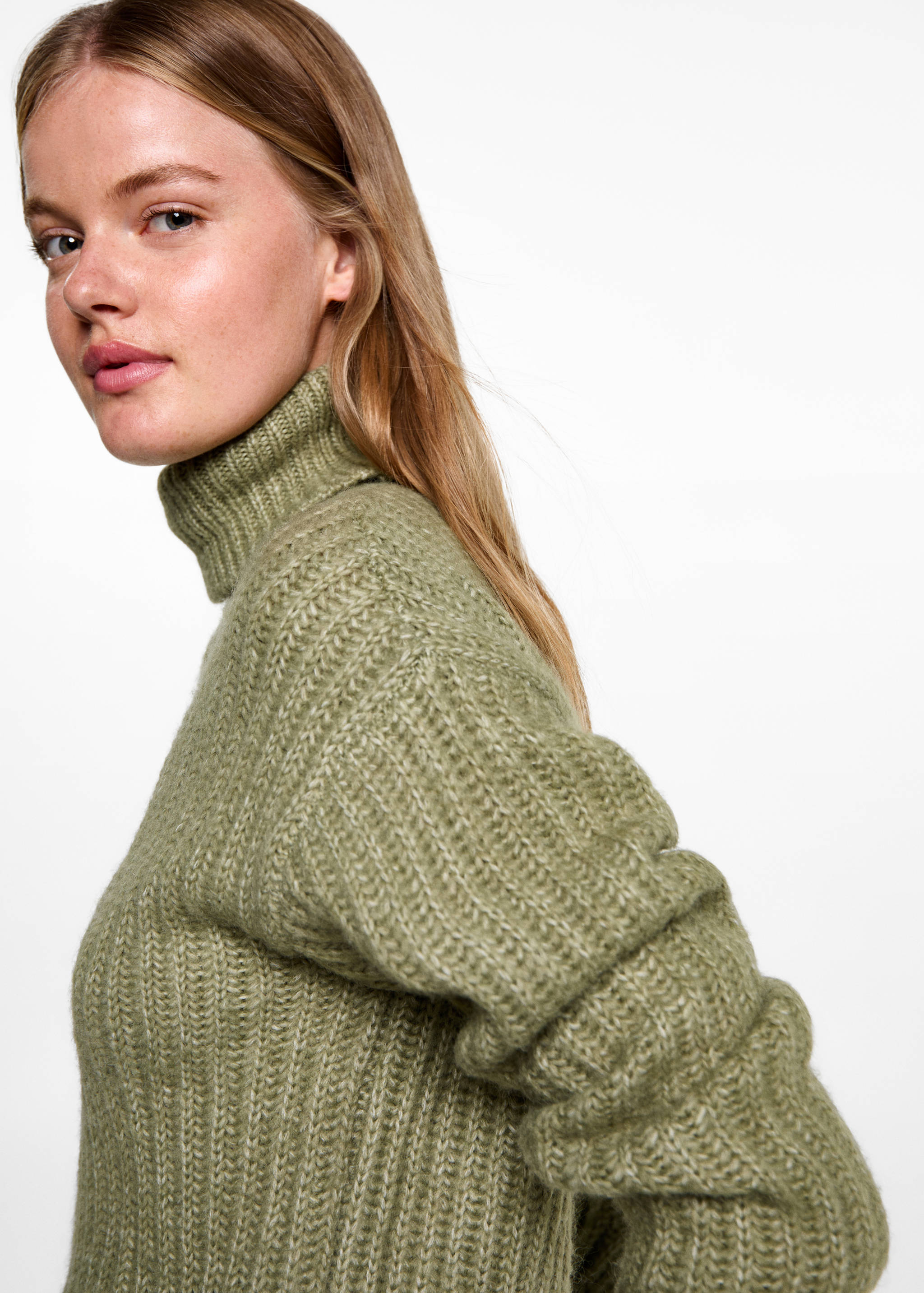 Turtleneck knit sweater - Details of the article 1