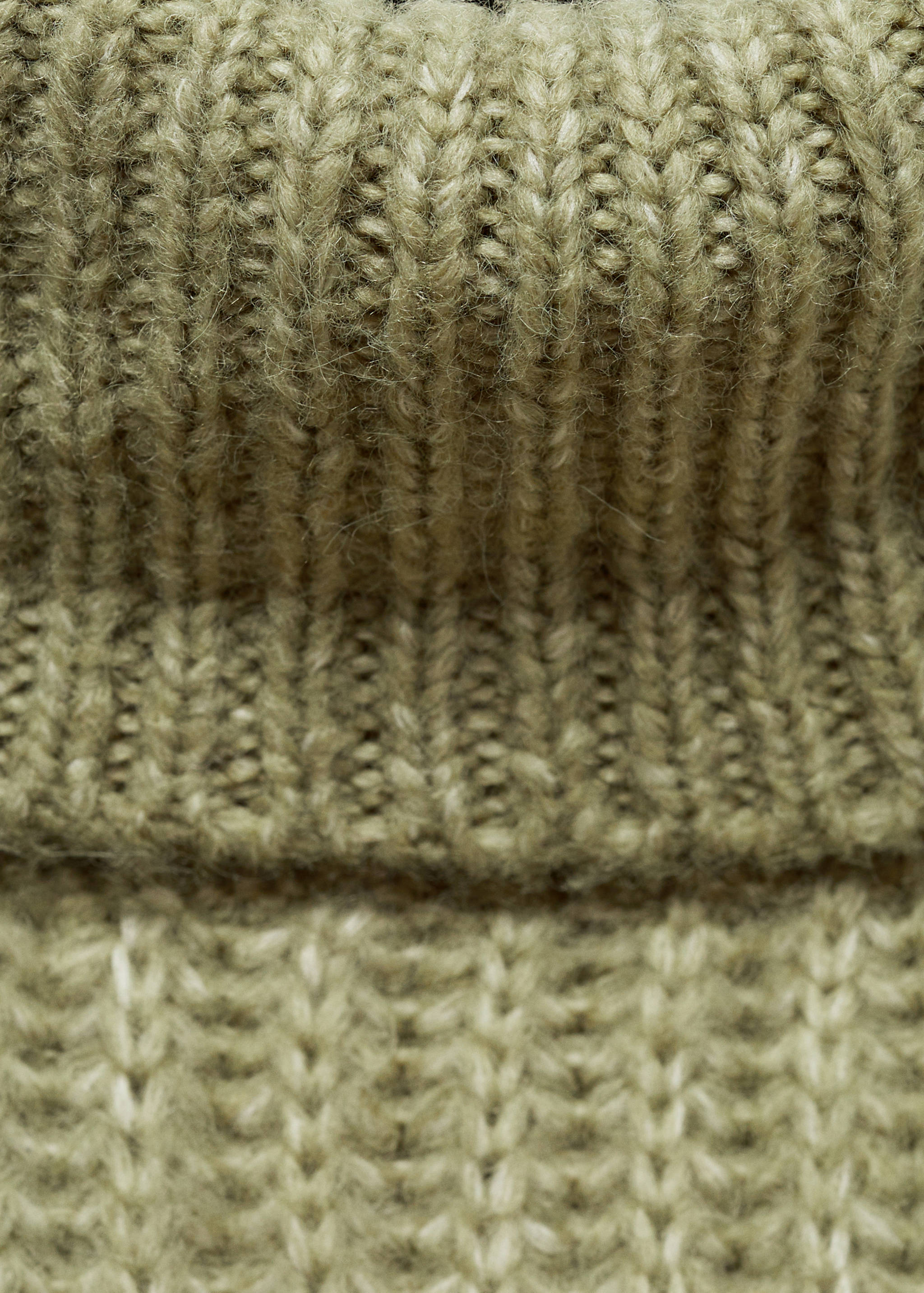 Turtleneck knit sweater - Details of the article 8