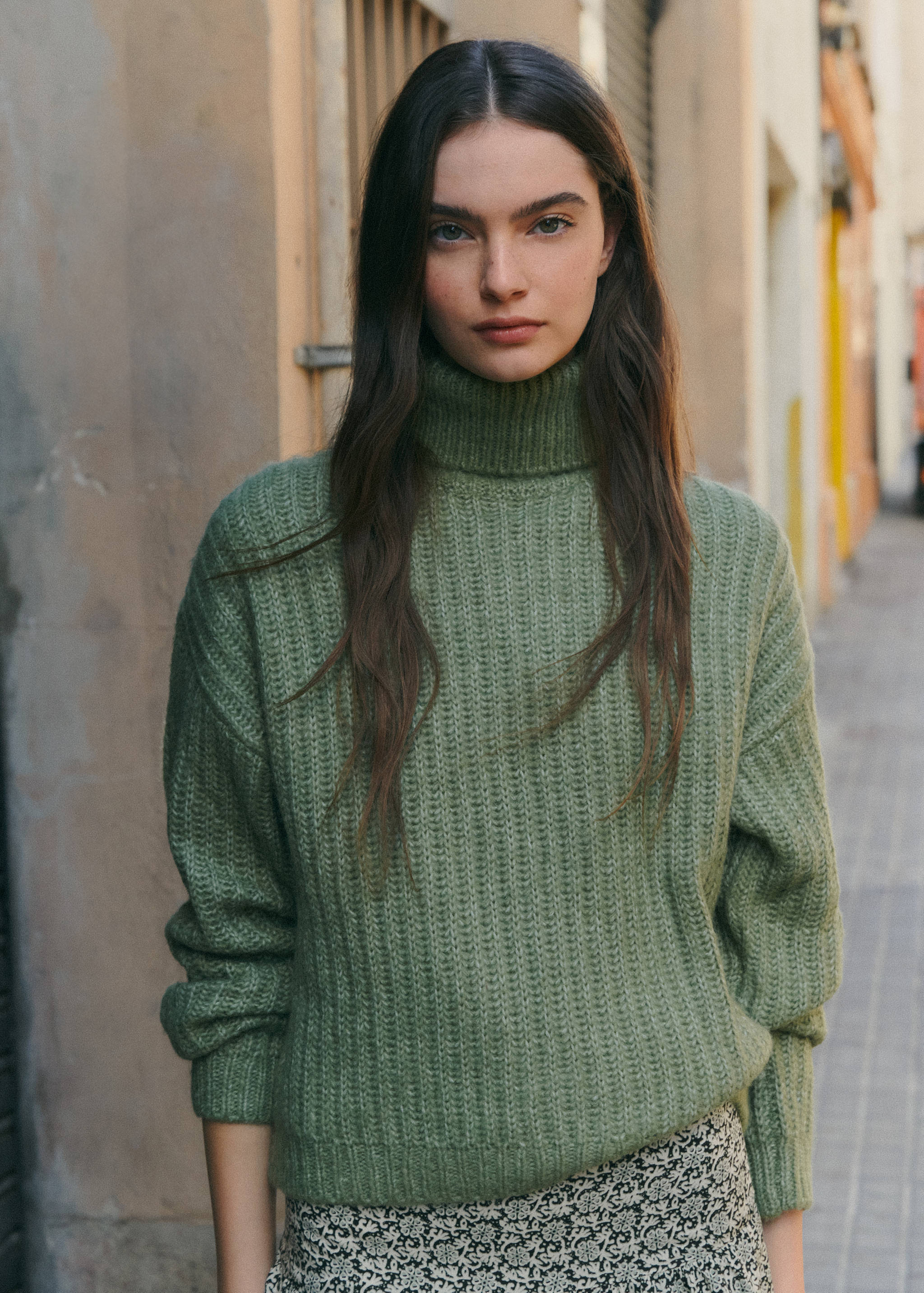 Turtleneck knit sweater - Details of the article 5