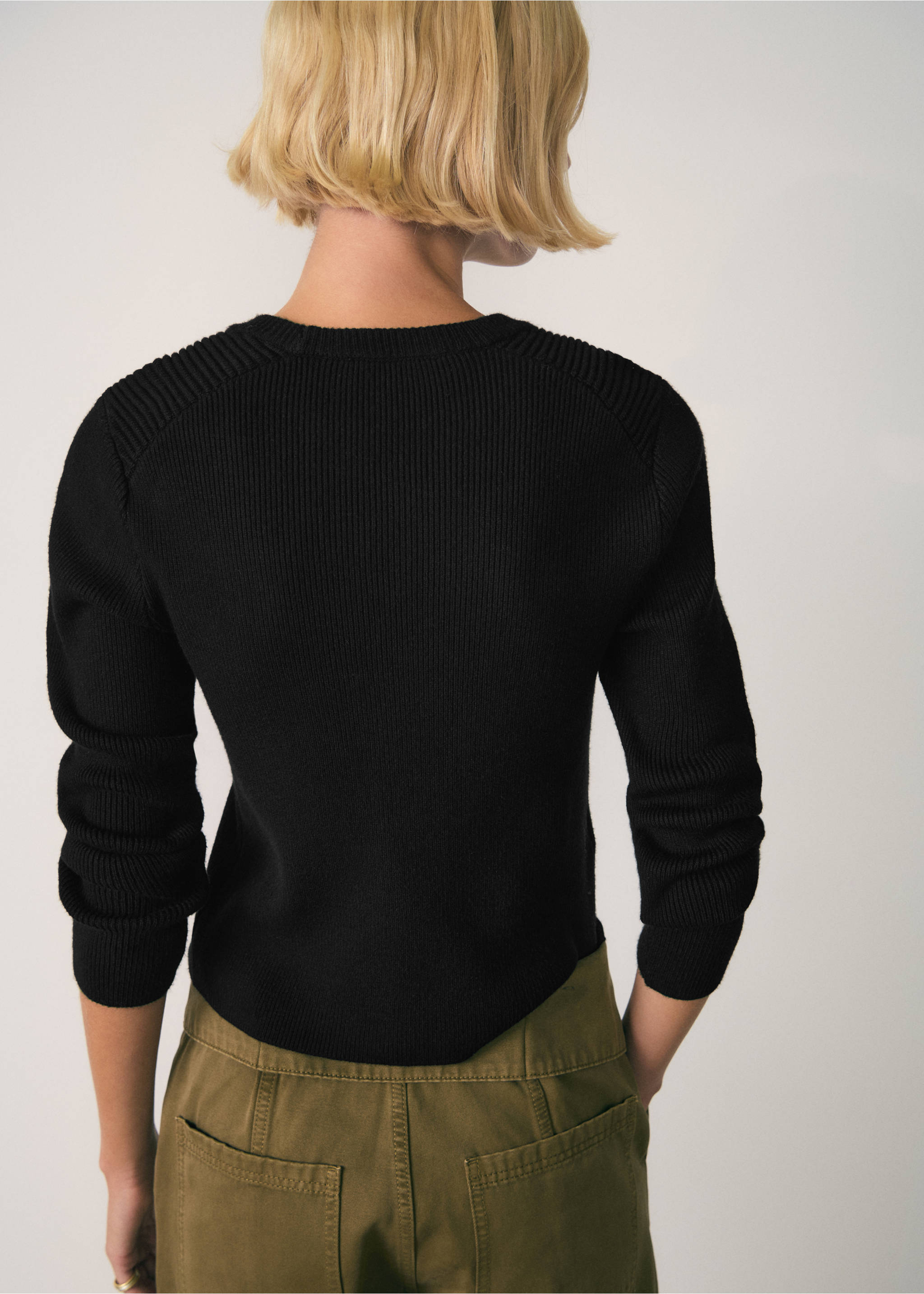 Sweater with jewel buttons - Reverse of the article, Black. Ref: 77007698-00.