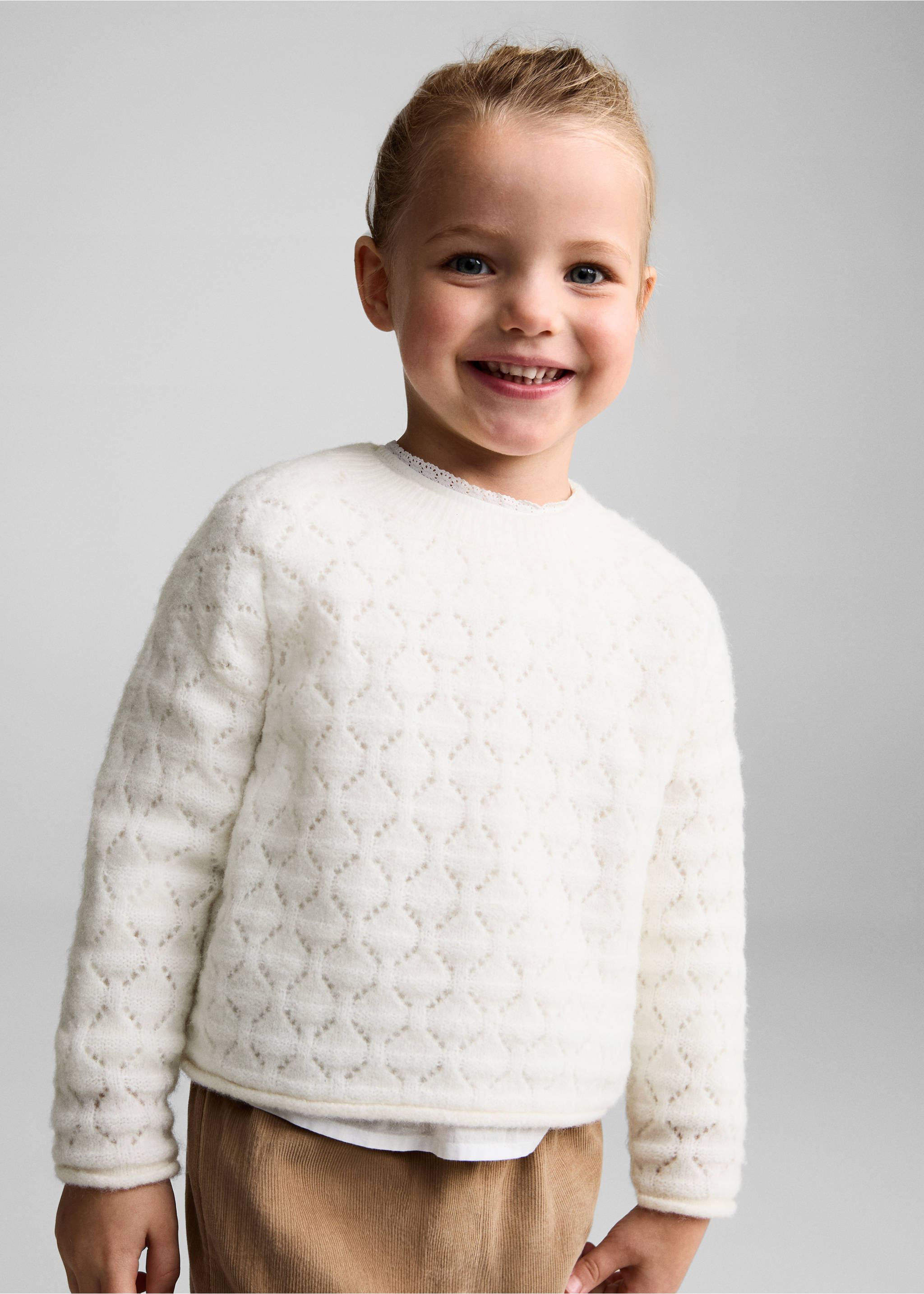 Pull en maille ajourée - Plan moyen, Blanc cassé. Ref: 77007699-00.