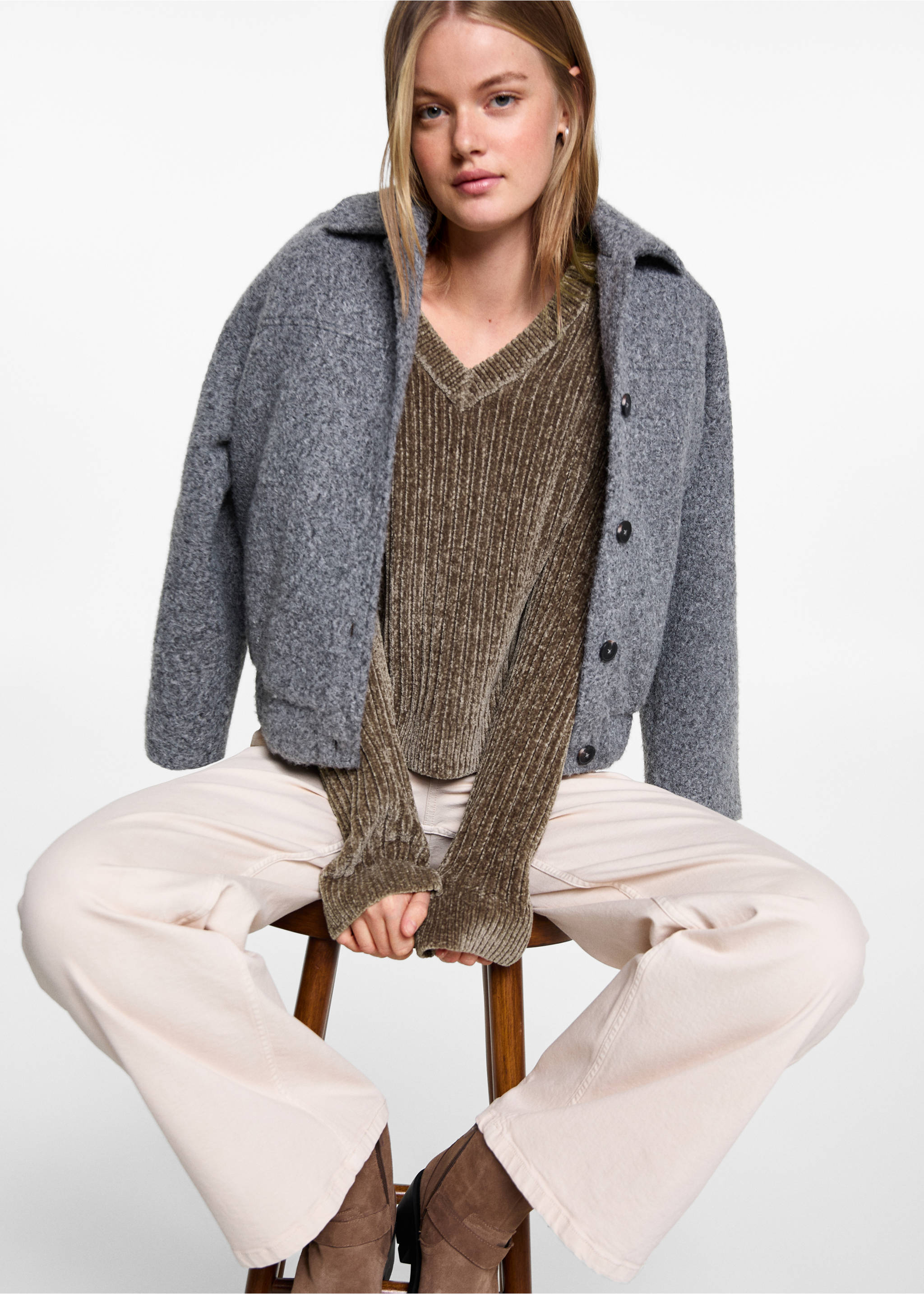 Jersey cuello pico - Detalle del artículo 2, Marrón. Ref: 77007702-00.