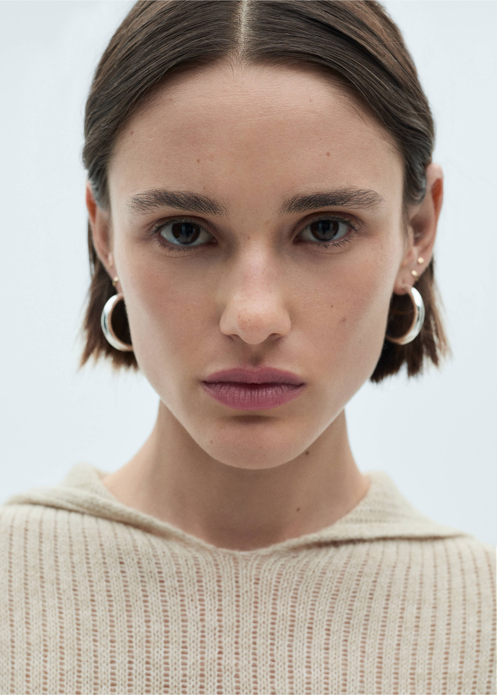 Ribbed hooded sweater - Details of the article 1, Sand. Ref: 77007718-00.