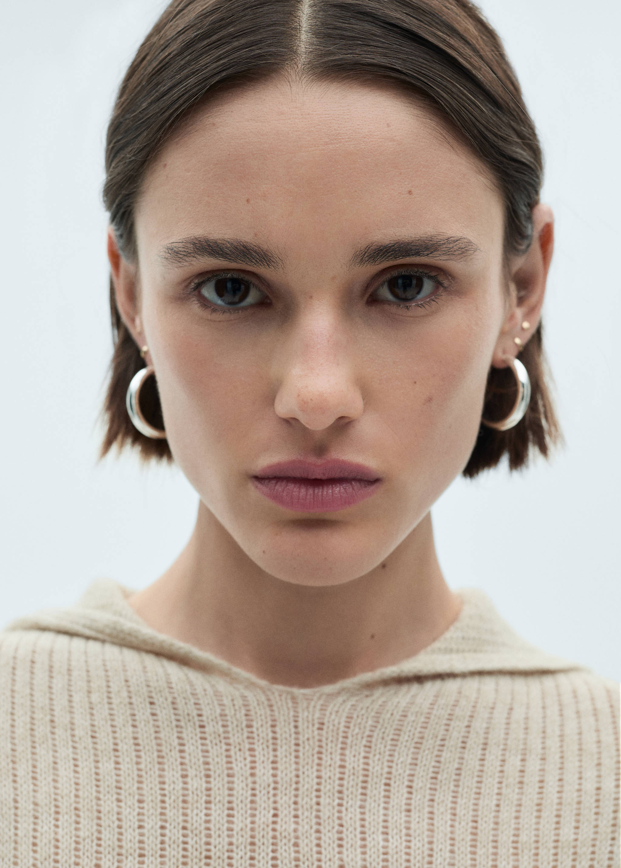Ribbed hooded sweater - Details of the article 1