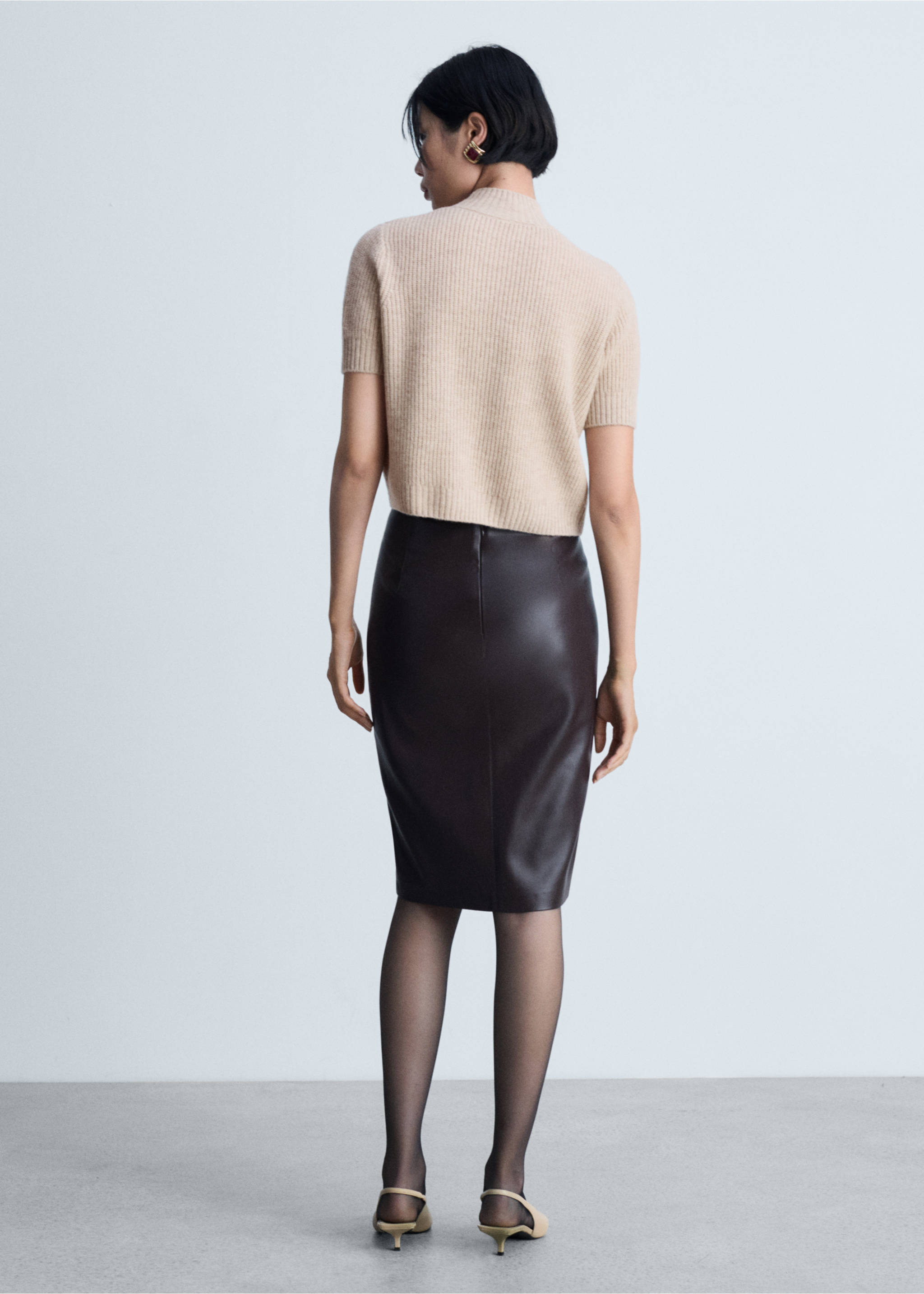 Short-sleeved wool sweater - Reverse of the article, Light/Pastel Grey. Ref: 77007723-00.