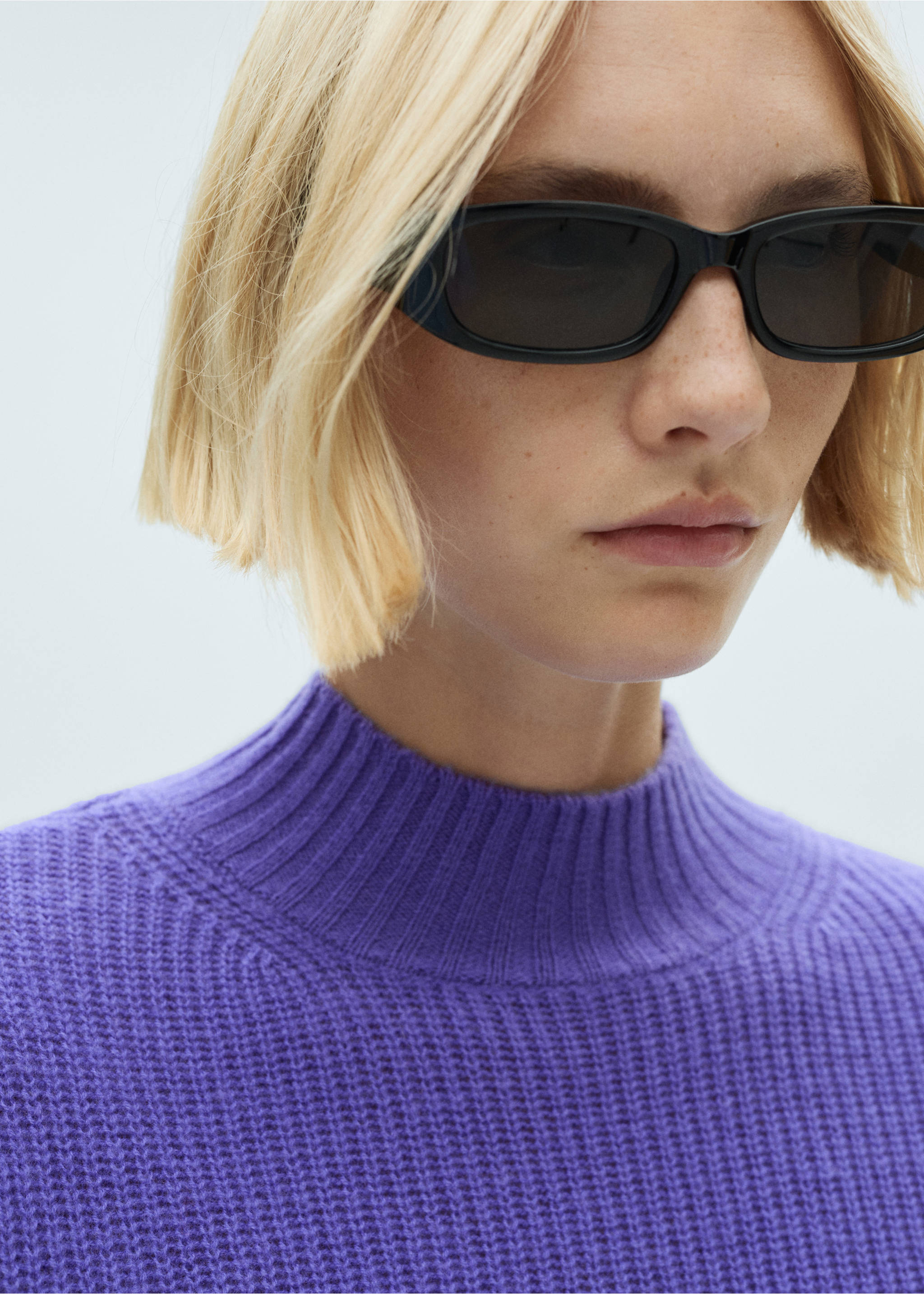 Short-sleeved wool sweater - Details of the article 1, Purple. Ref: 77007723-00.
