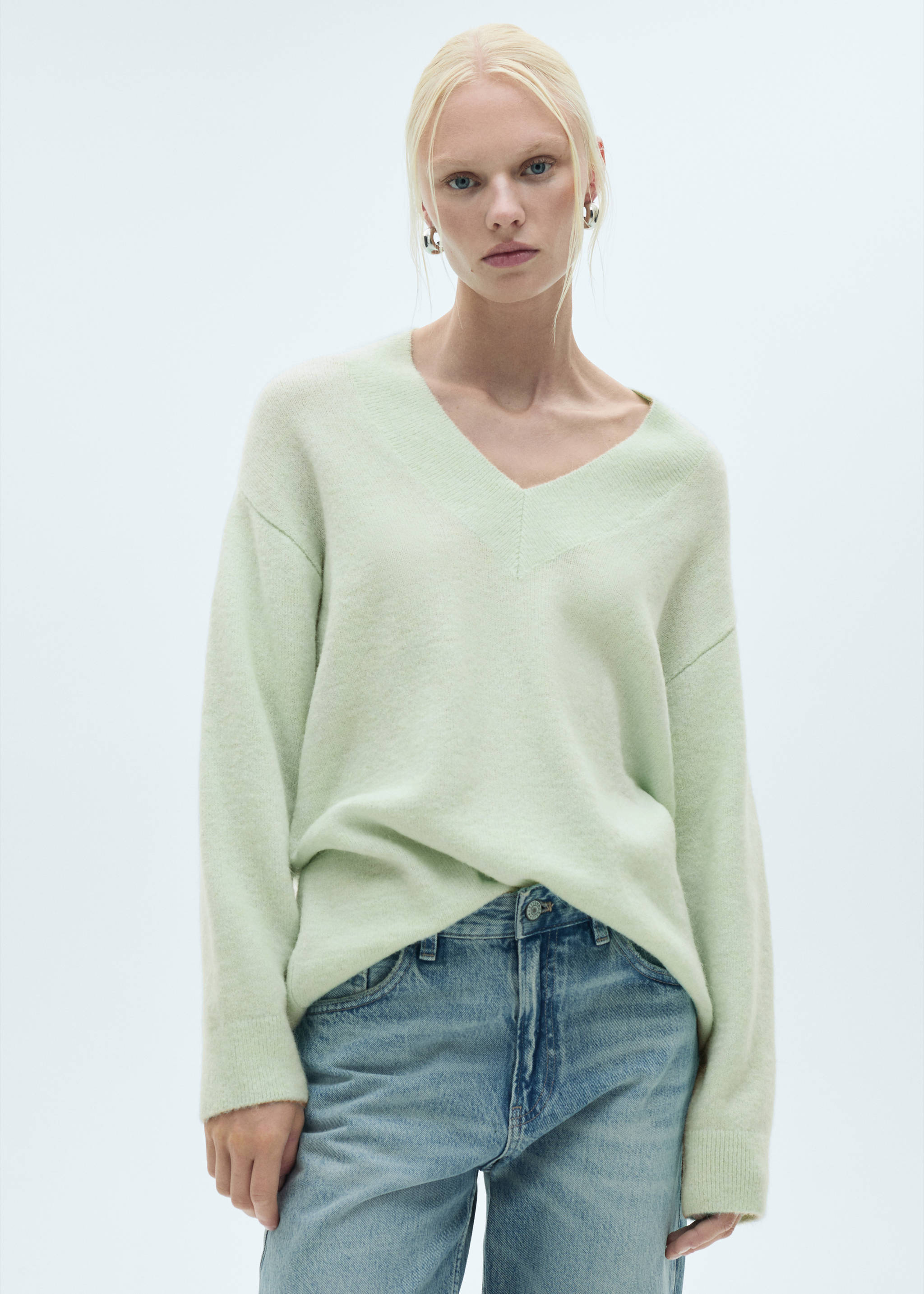 Jersey oversize cuello pico - Plano medio