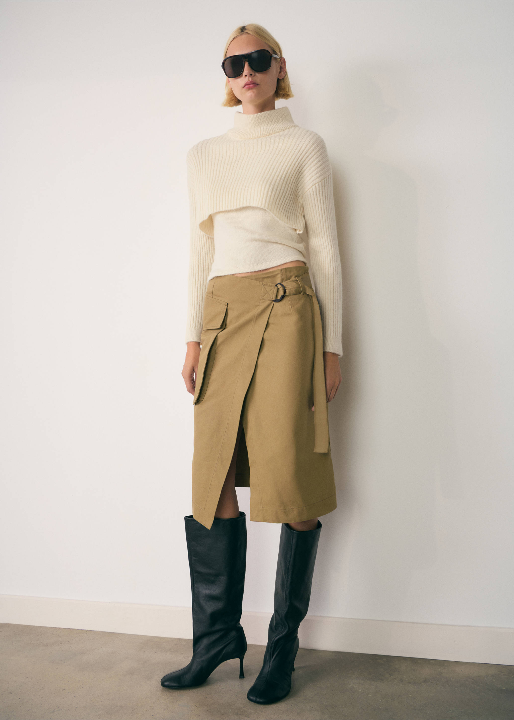 Combined high collar sweater - General plane, Ecru. Ref: 77007729-00.