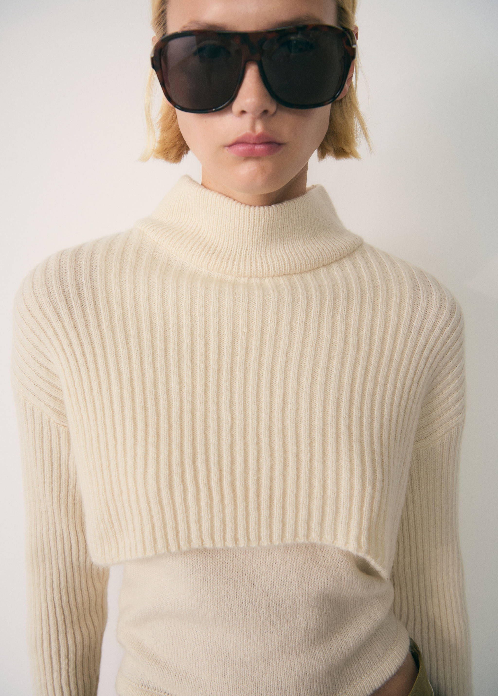 Combined high collar sweater - Medium plane