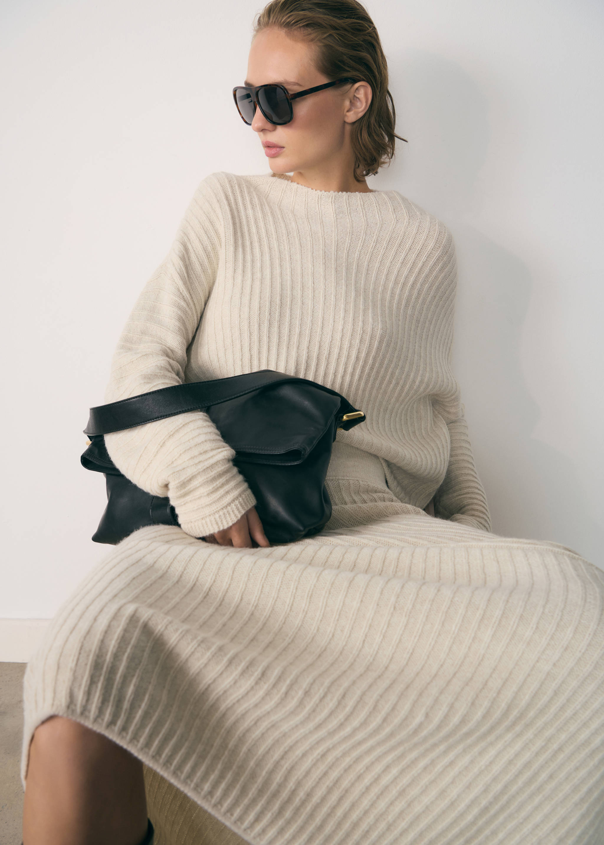 Perkins-neck sweater with seams - Details of the article 2