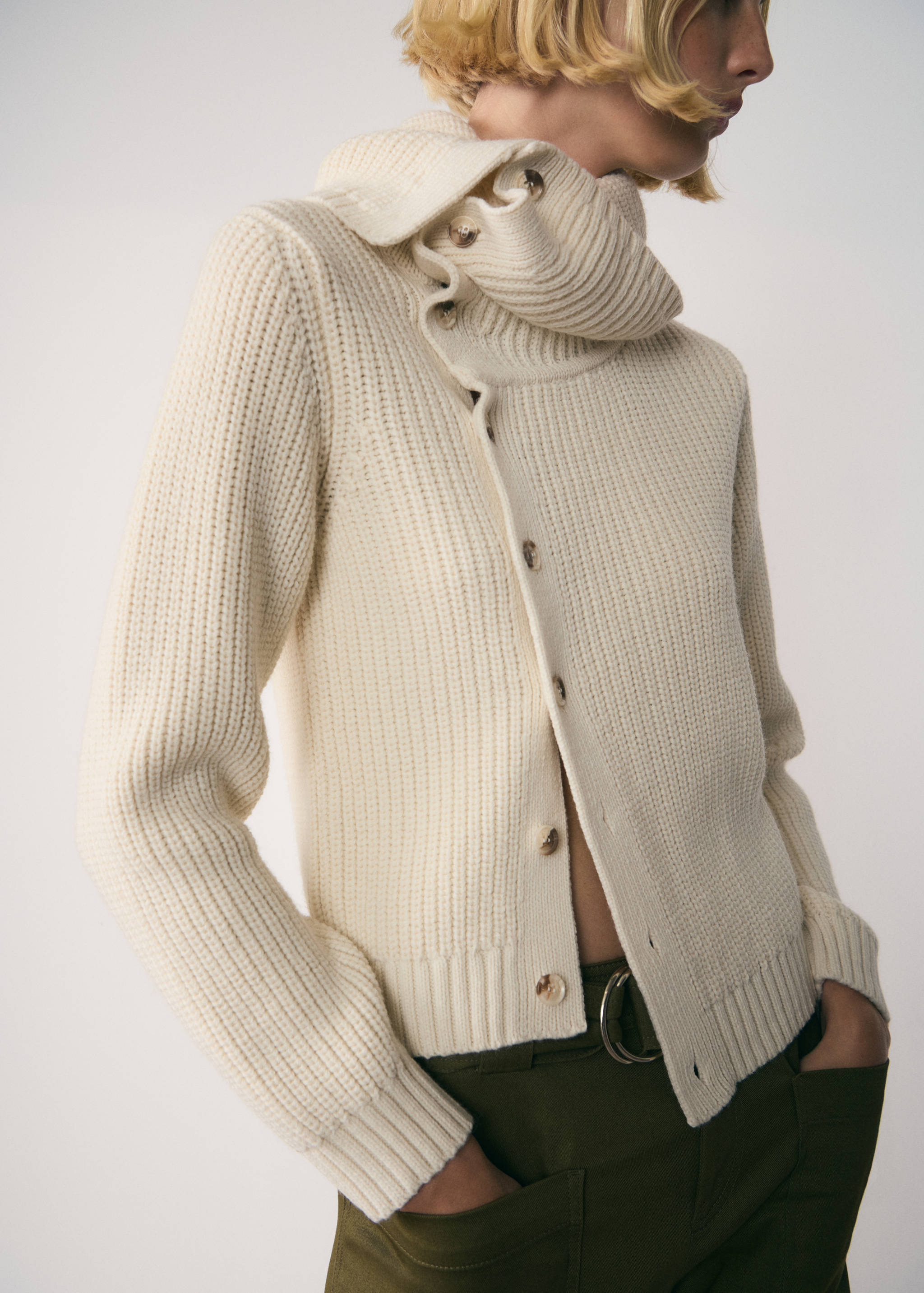 Funnel-neck sweater with buttons - Medium plane