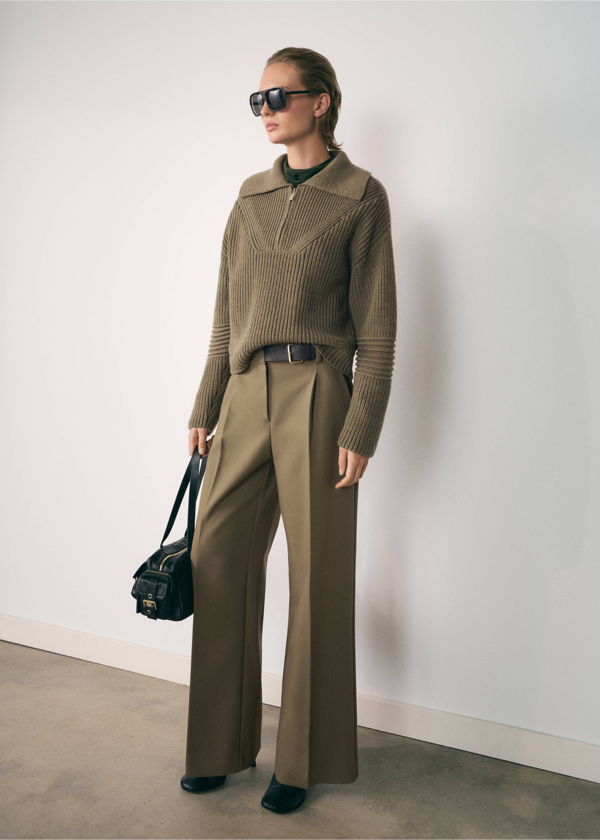 Ribbed sweater with zip collar - General plane, Khaki. Ref: 77007735-00.