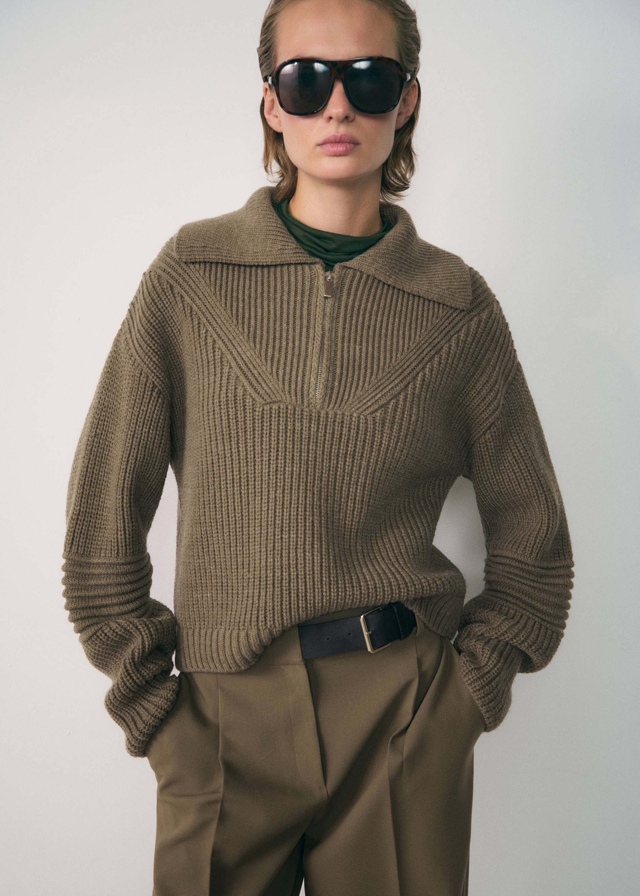 Ribbed sweater with zip collar - Details of the article 2