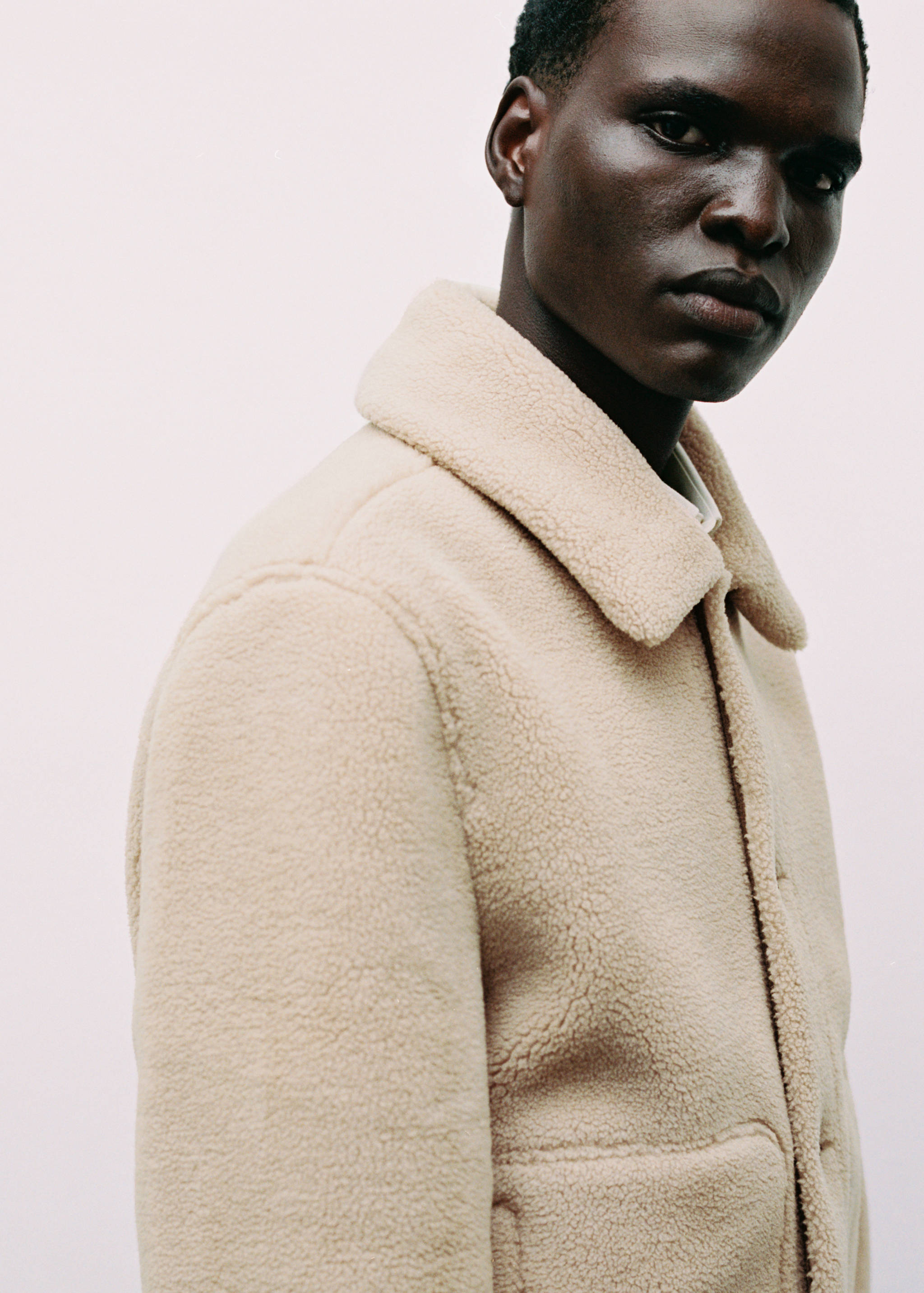 Regular fit sheepskin jacket with buttons - Details of the article 3