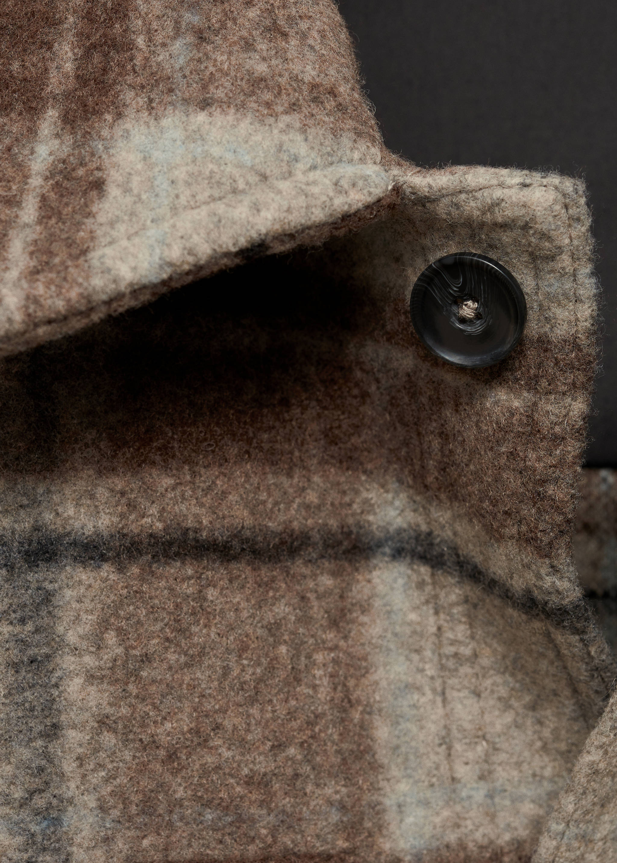 Check flannel overshirt - Details of the article 8