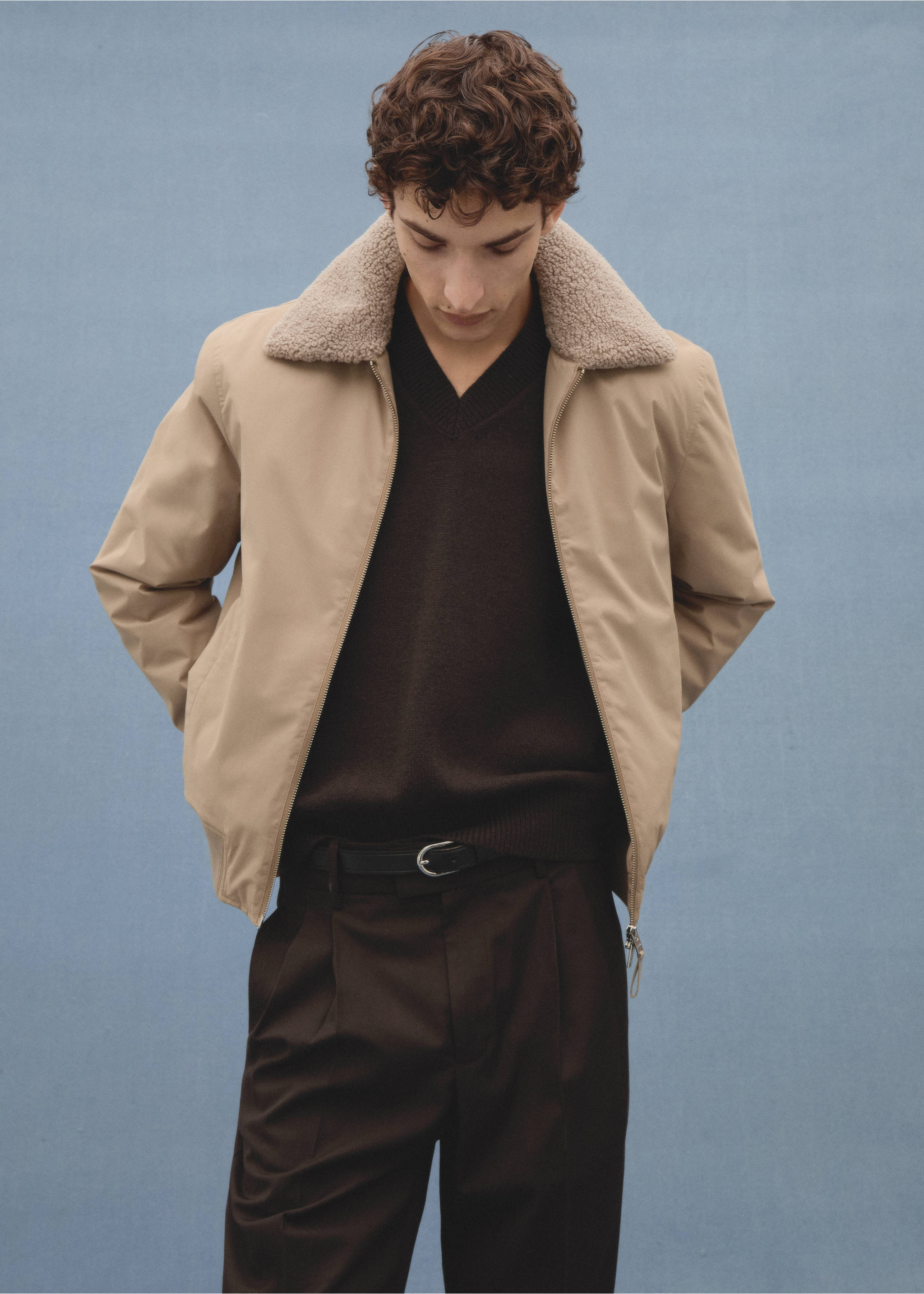 Wasserabweisende Jacke mit Plüschkragen - Detail des Artikels 5, Beige. Ref: 77007927-00.