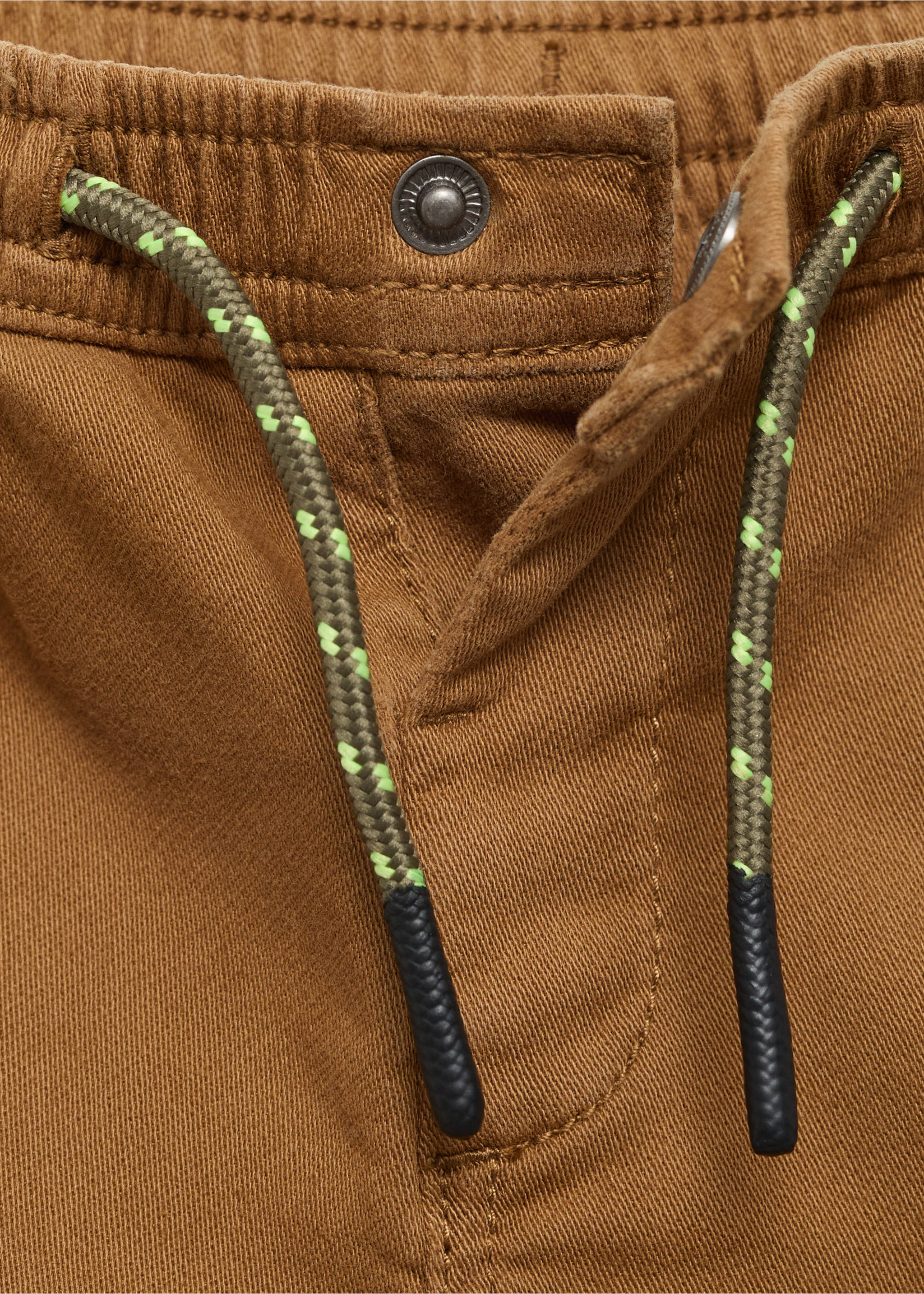 Elastic waist pants - Details of the article 8, Caramel. Ref: 77007933-00.